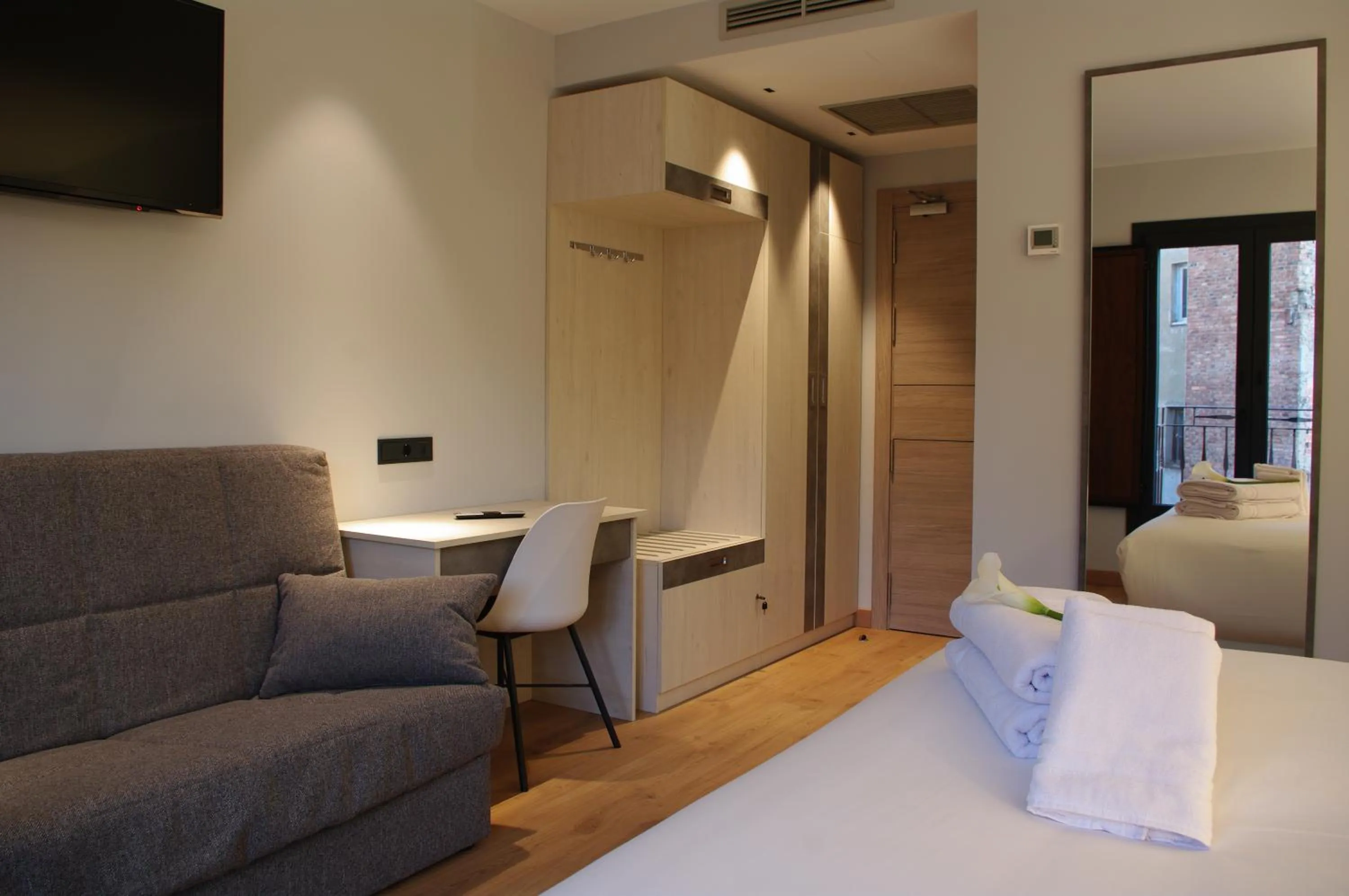 TV and multimedia, Bed in Hotel NERU con Encanto