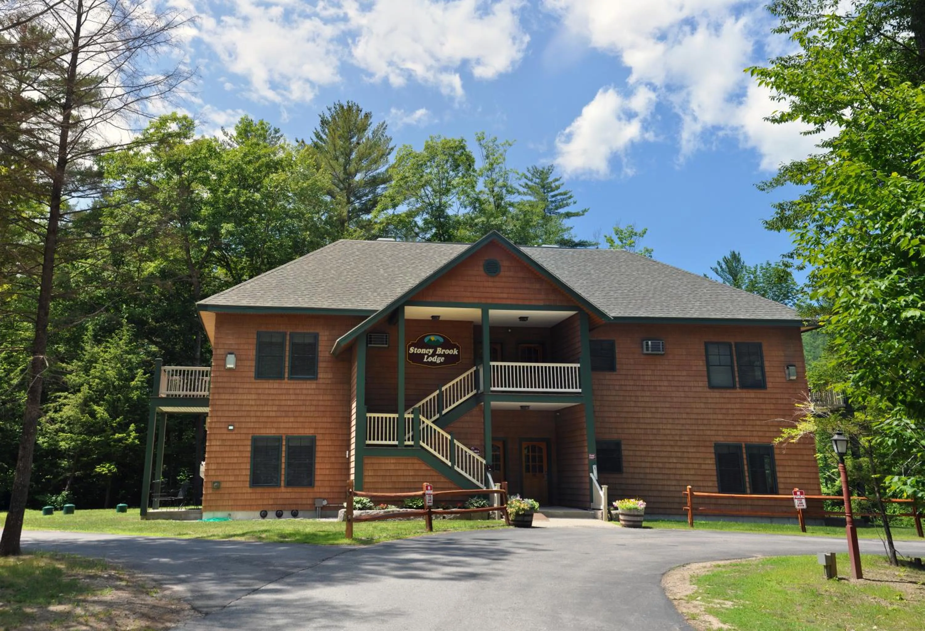 Property building in Attitash Mountain Village