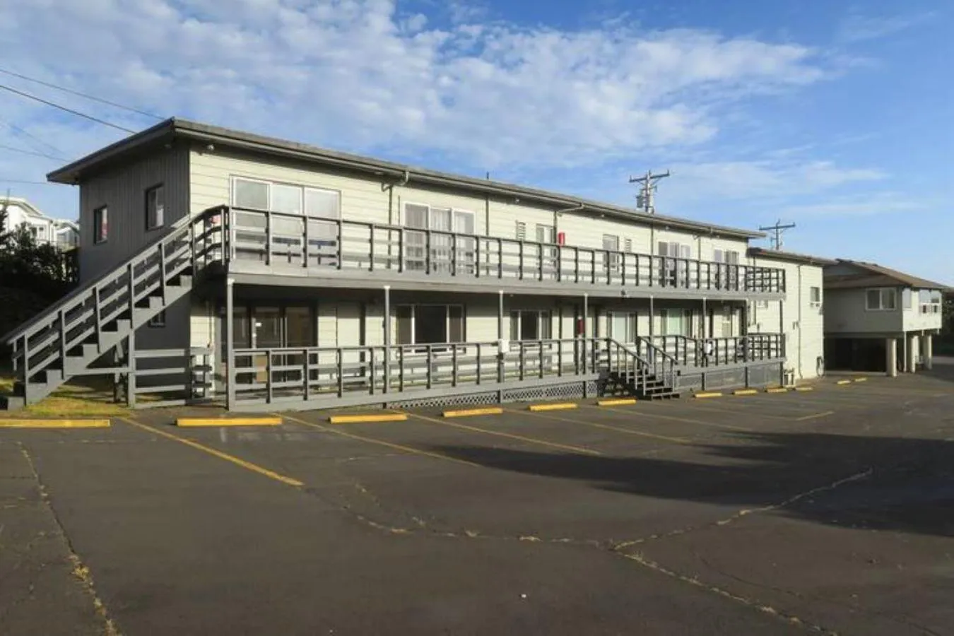 Inner courtyard view in Ocean Terrace Condominiums
