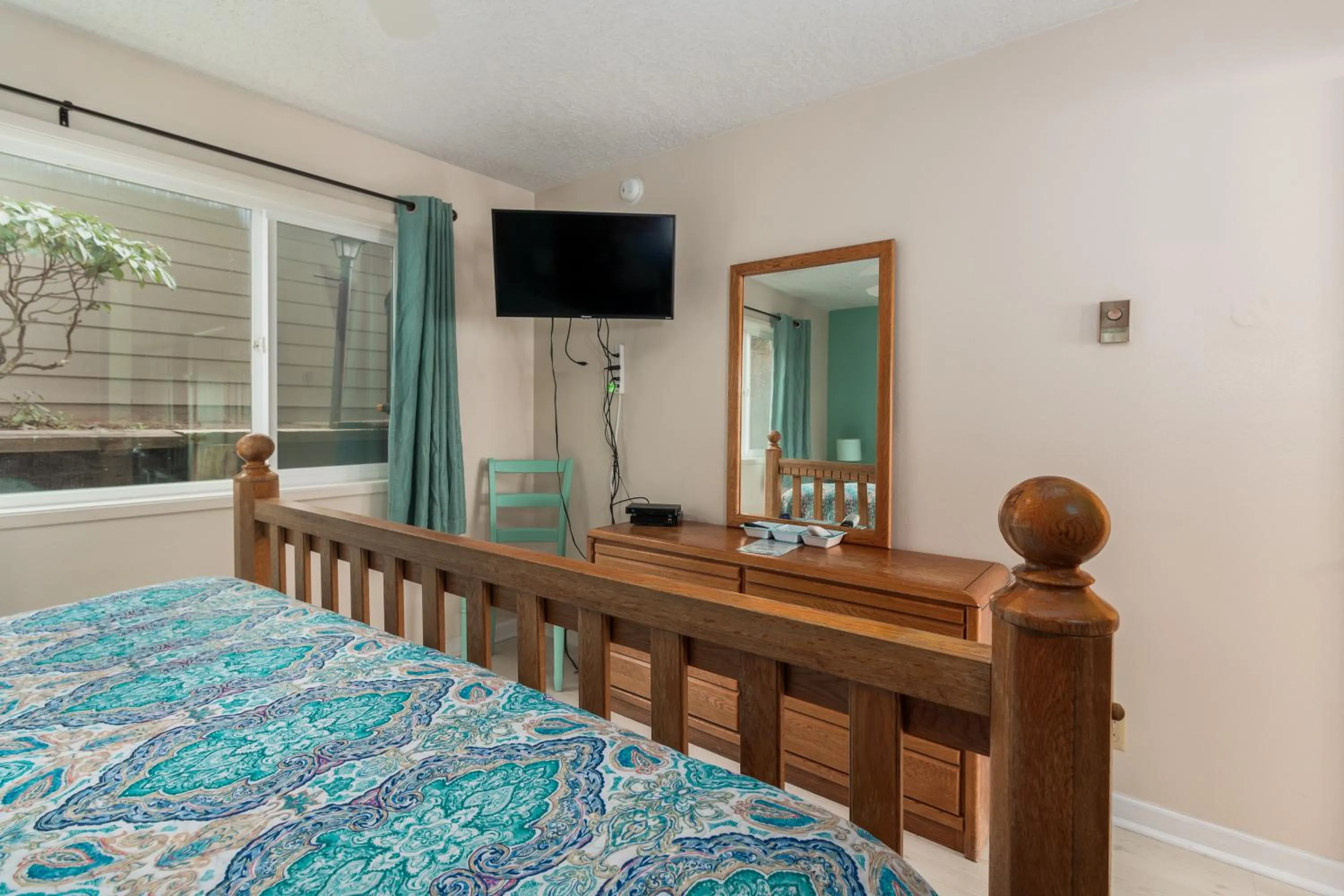 Bed in Ocean Terrace Condominiums