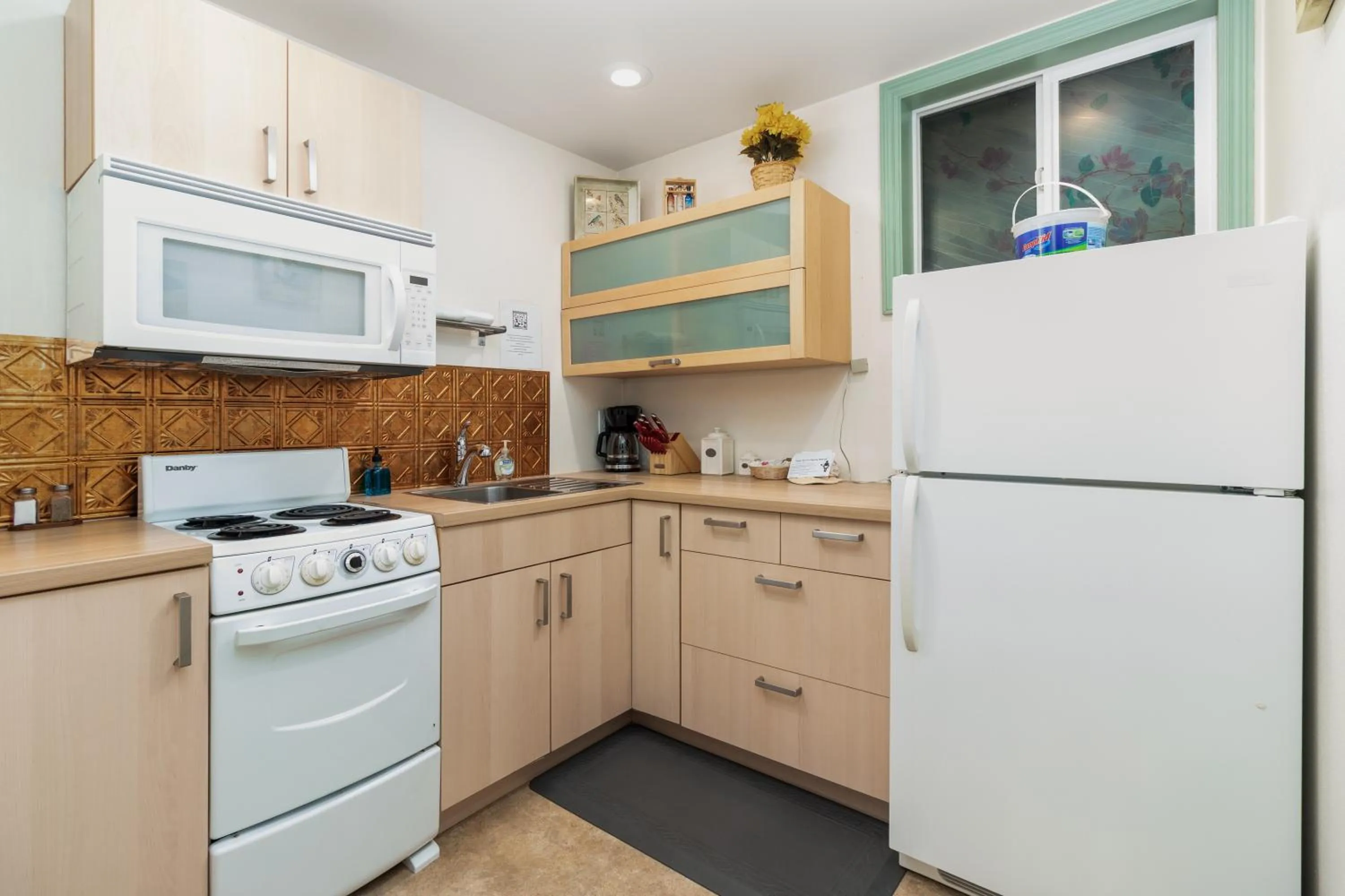 Kitchen or kitchenette in Ocean Terrace Condominiums
