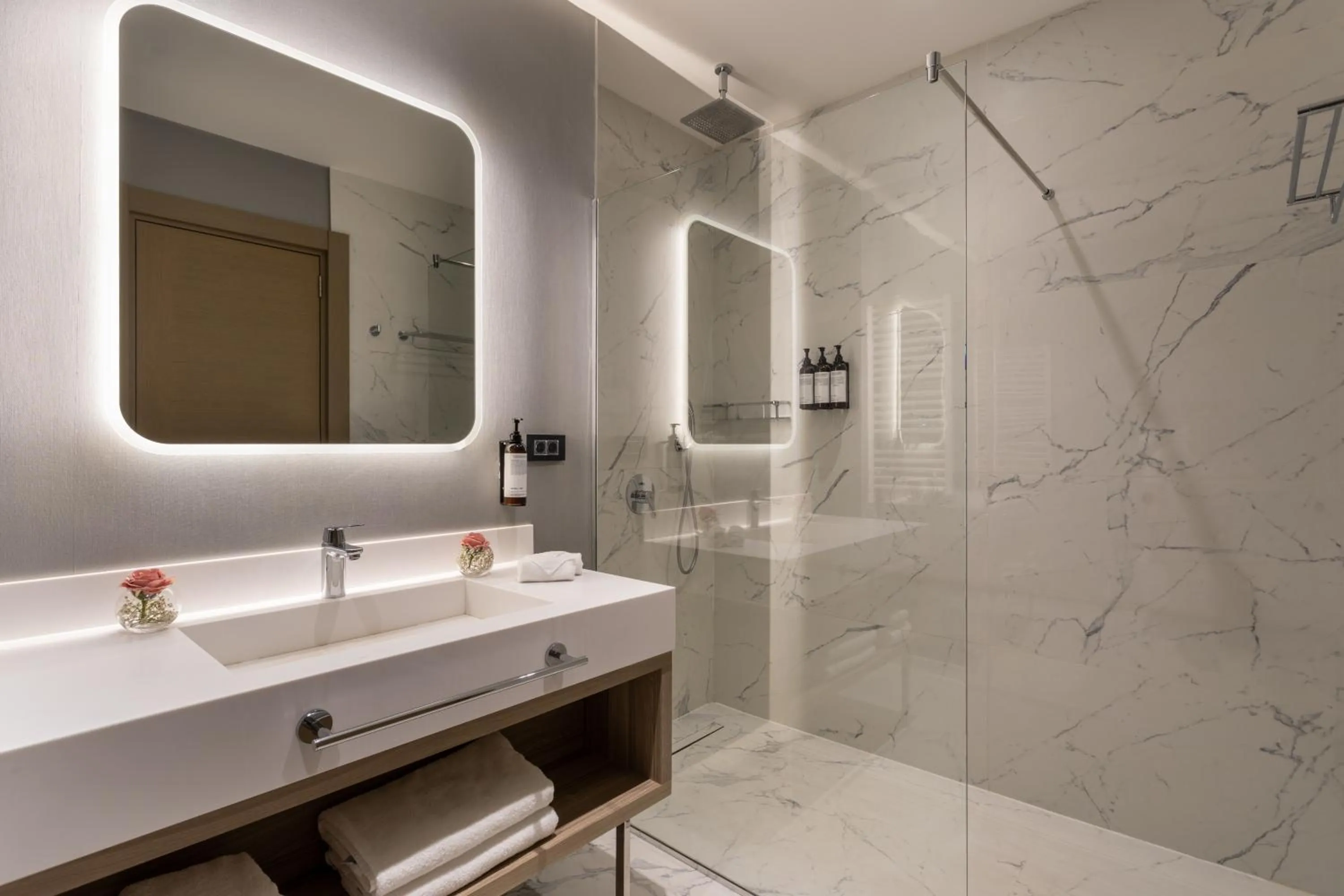 Shower in Hyatt Regency Kotor Bay Resort