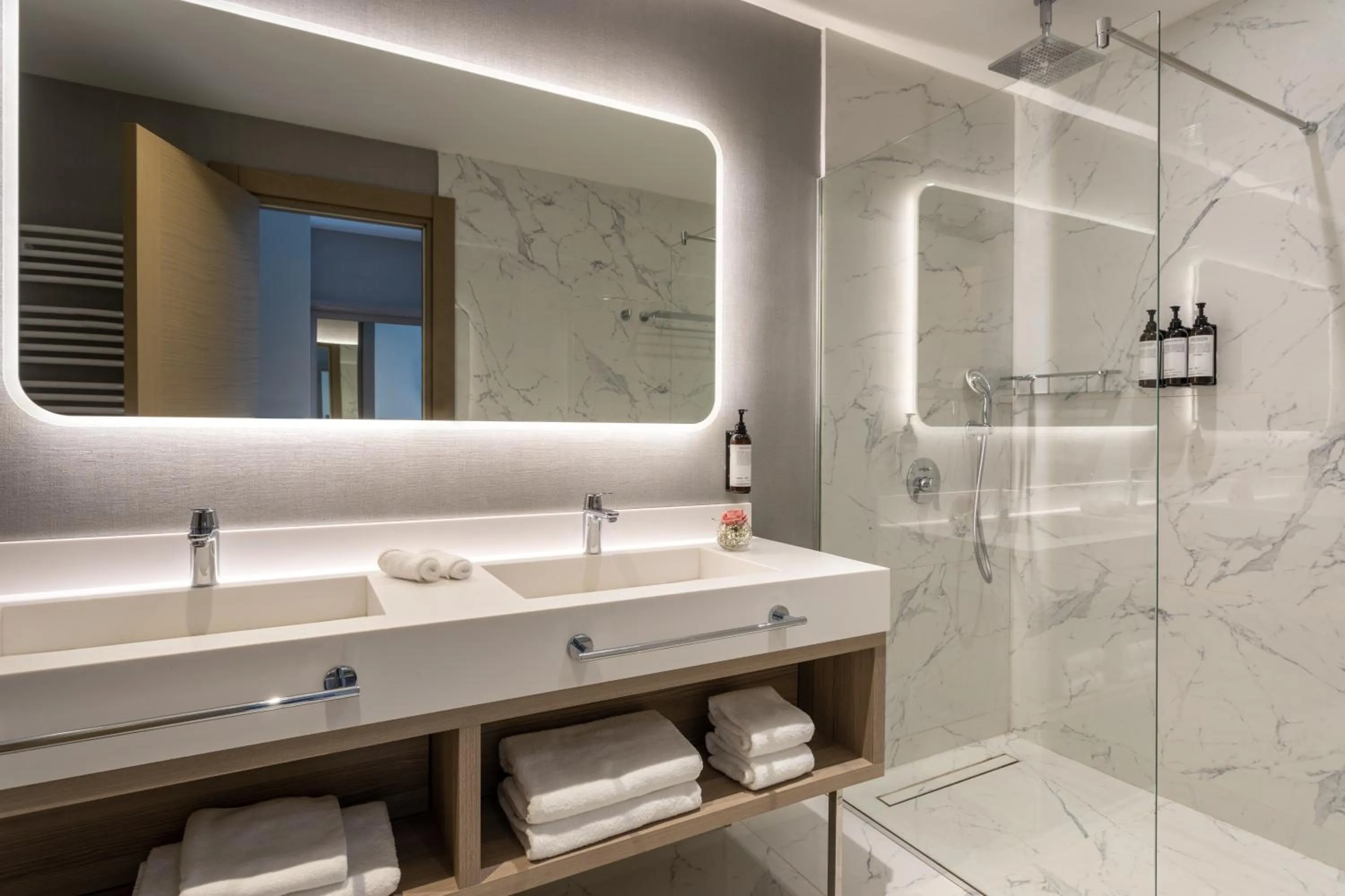 Shower in Hyatt Regency Kotor Bay Resort