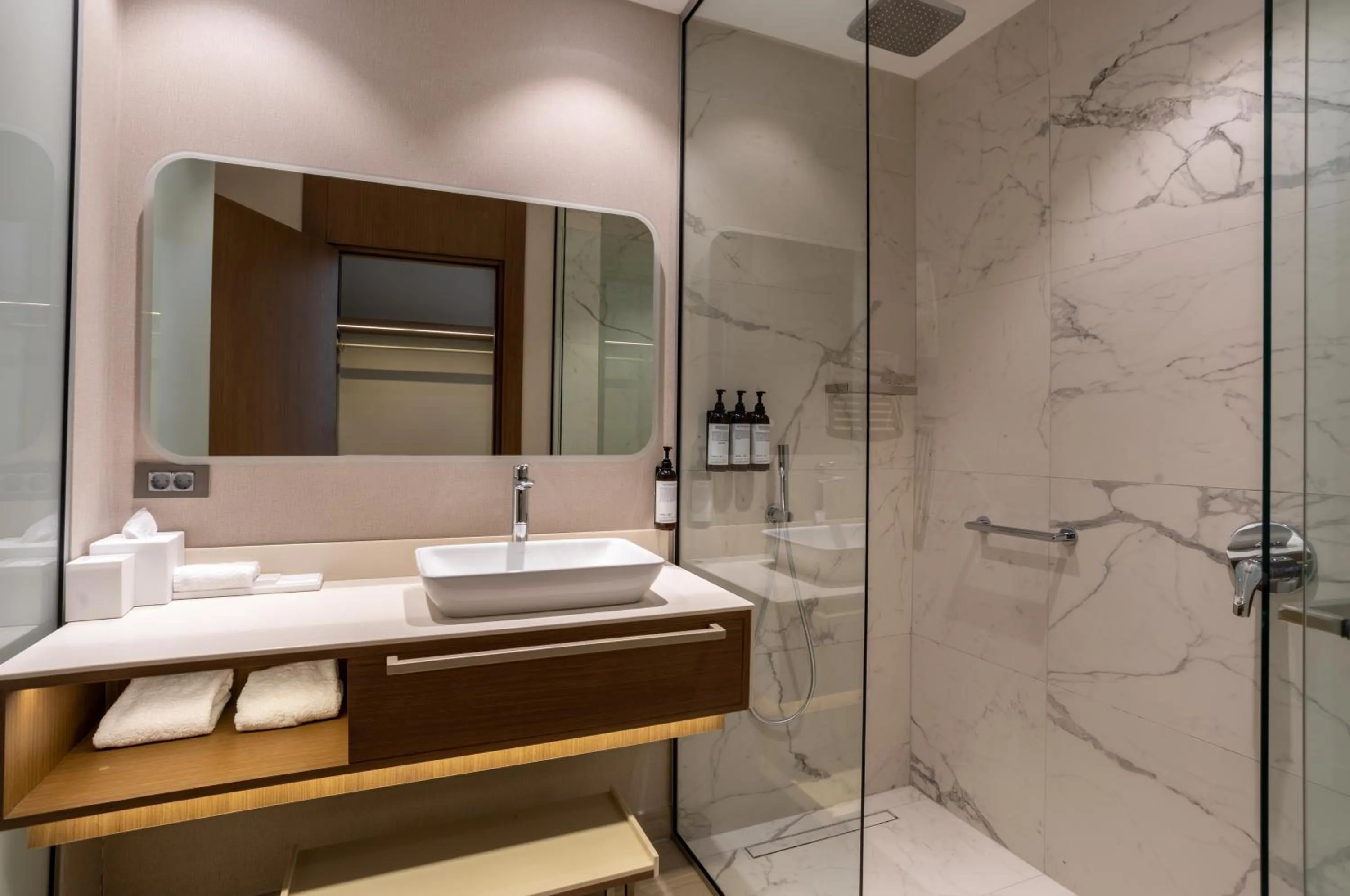 Shower in Hyatt Regency Kotor Bay Resort