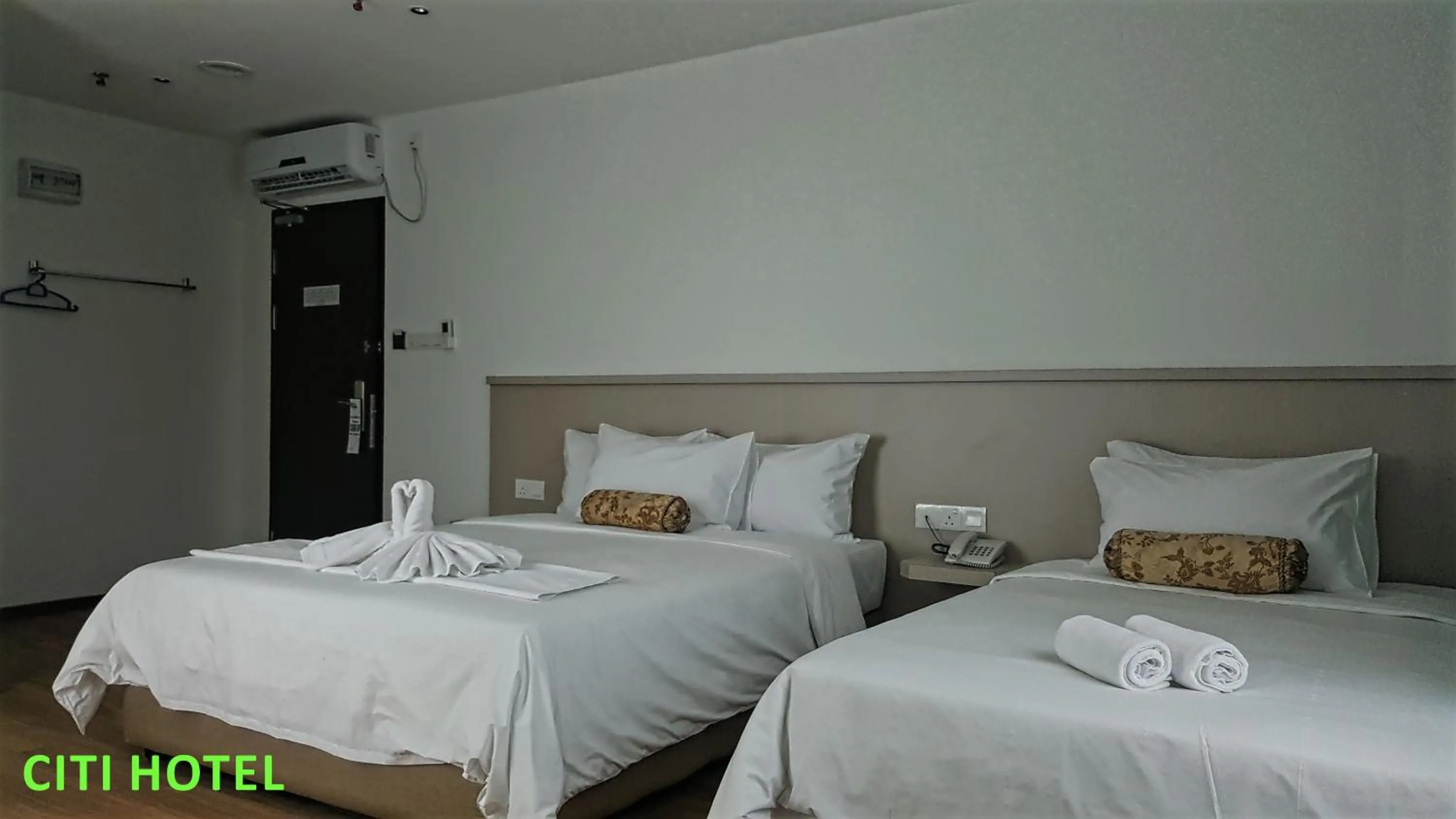 Bedroom, Bed in Citi Hotel