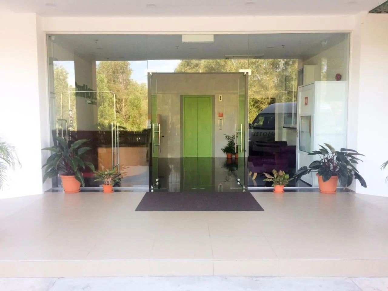 Facade/entrance in Citi Hotel