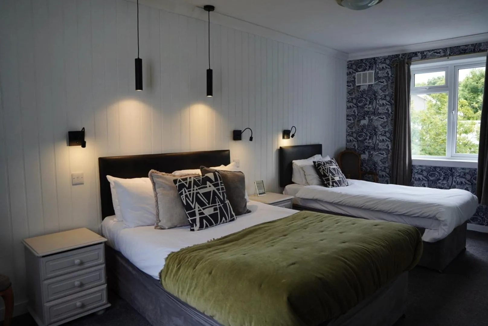 Bed in Lochnell Arms Hotel