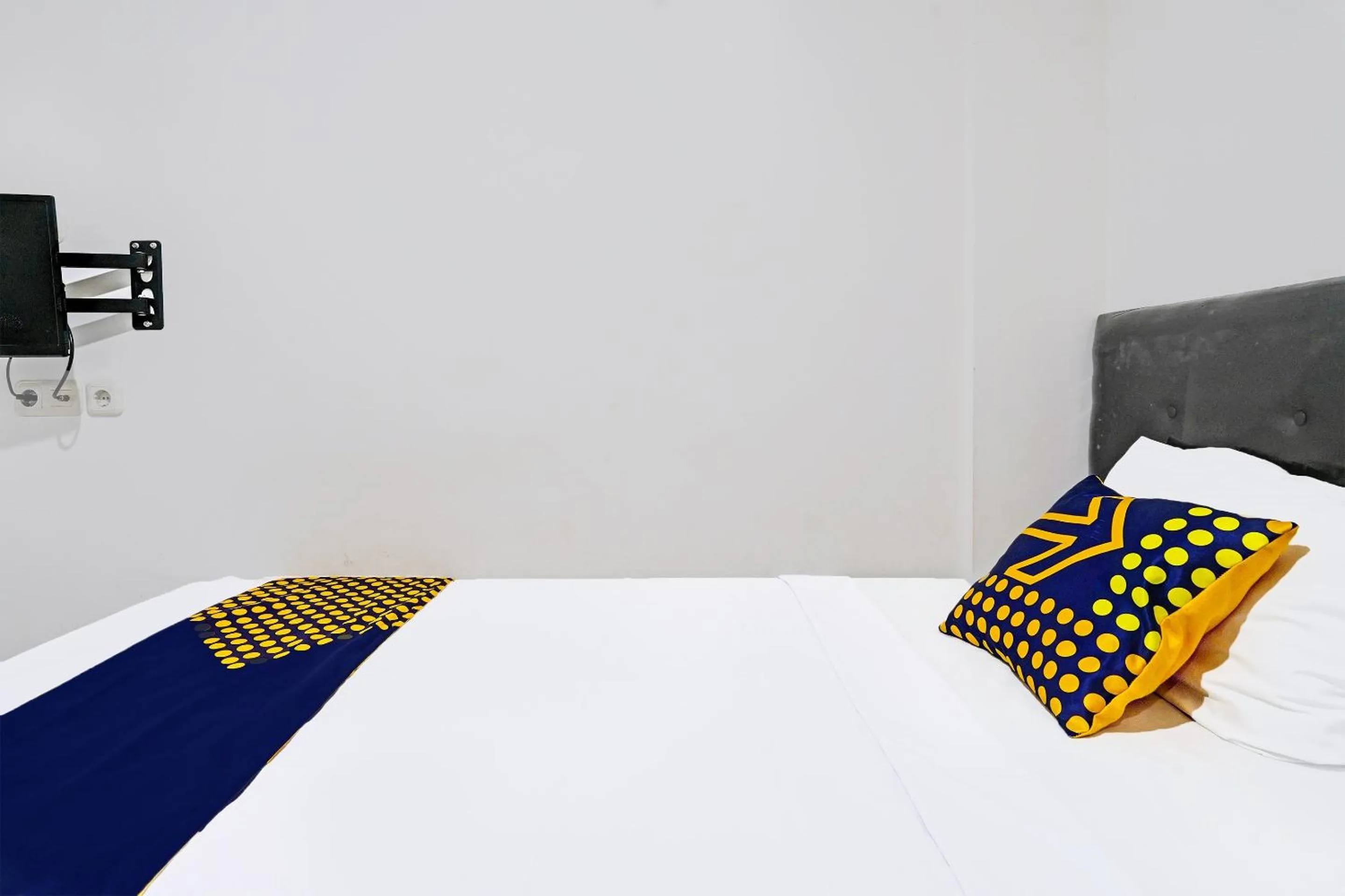 Bedroom, Bed in Hotel O Alamanda 7 Syariah