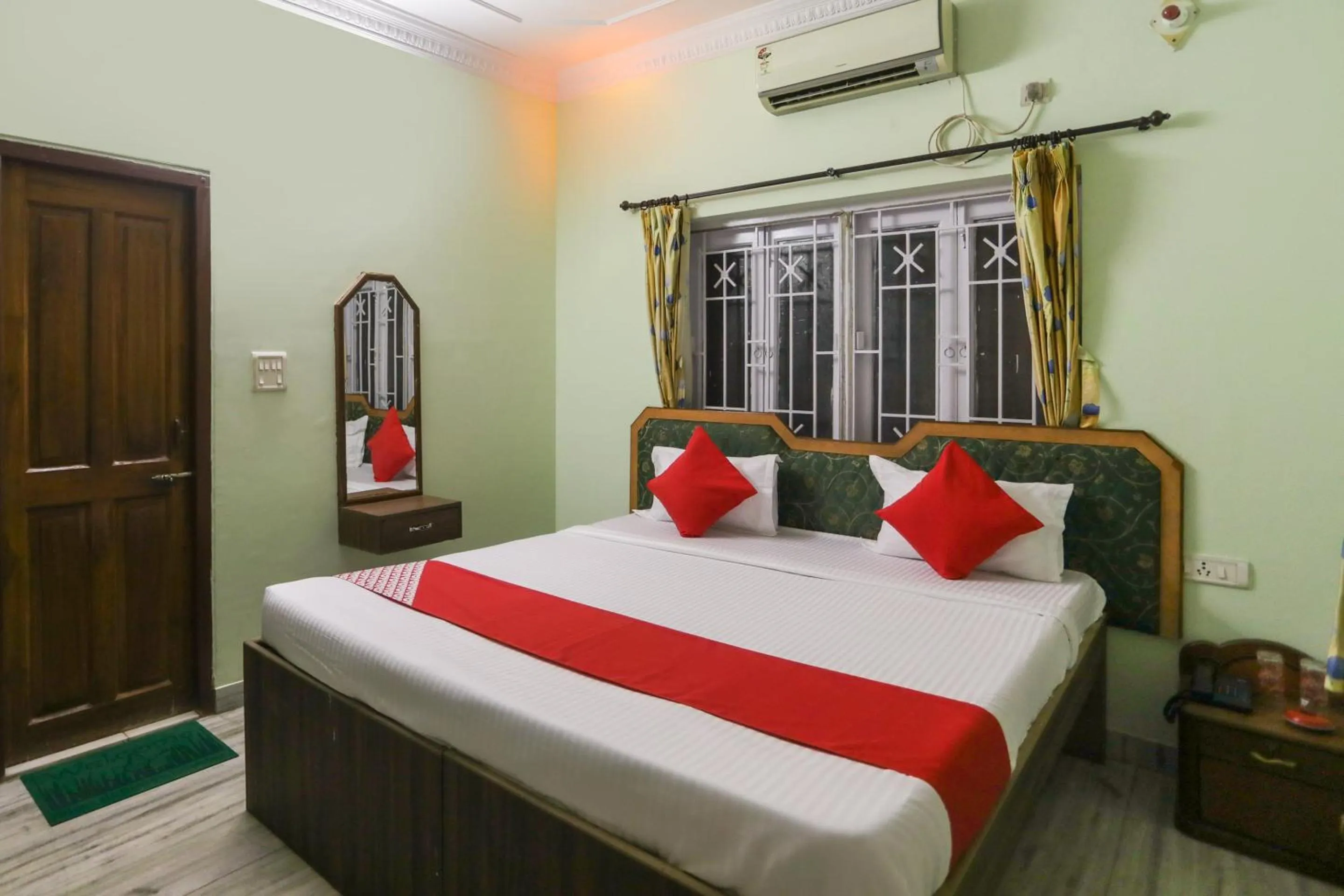 Bedroom, Bed in Hotel O Ma Kali Guest House