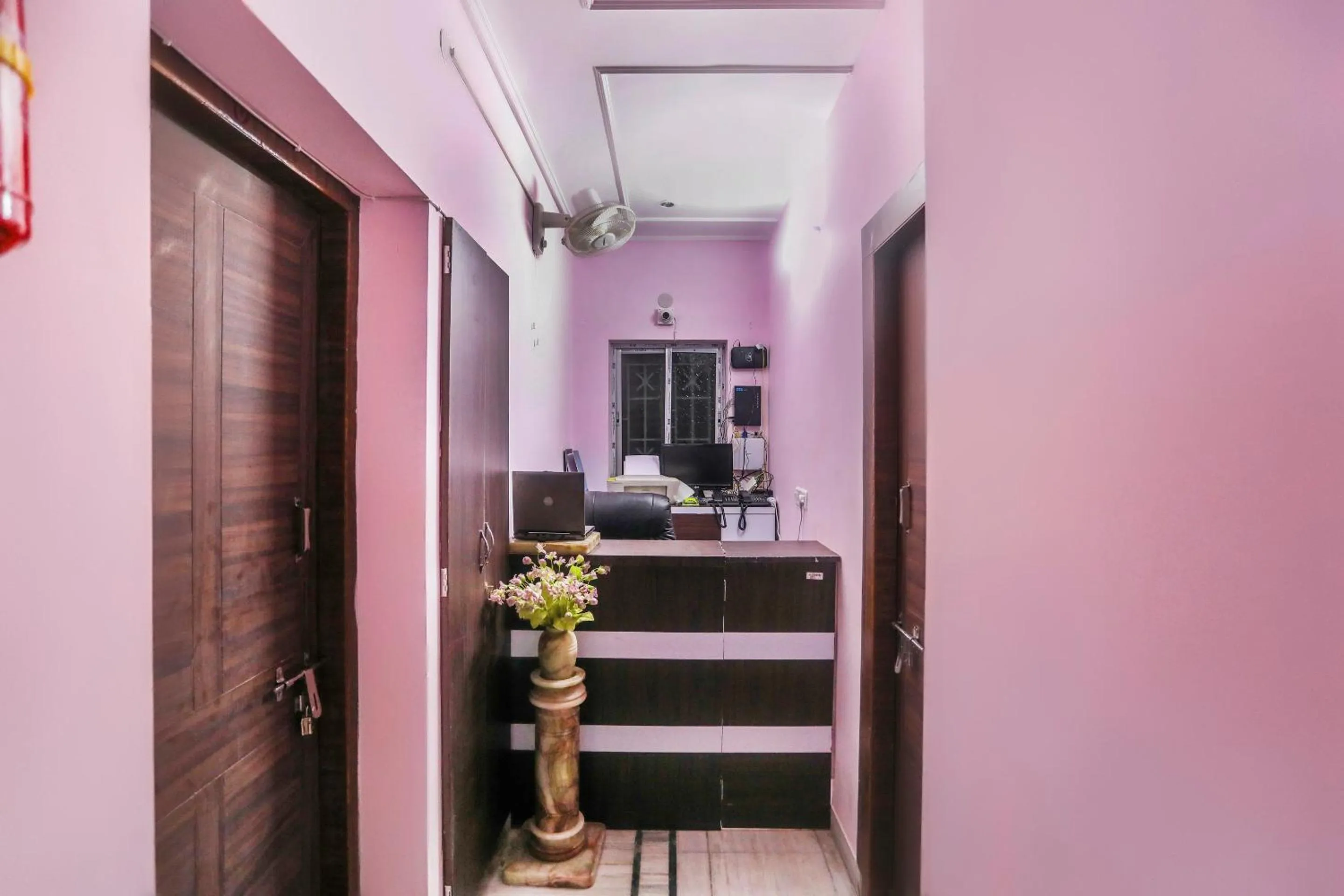 Lobby or reception in Hotel O Ma Kali Guest House