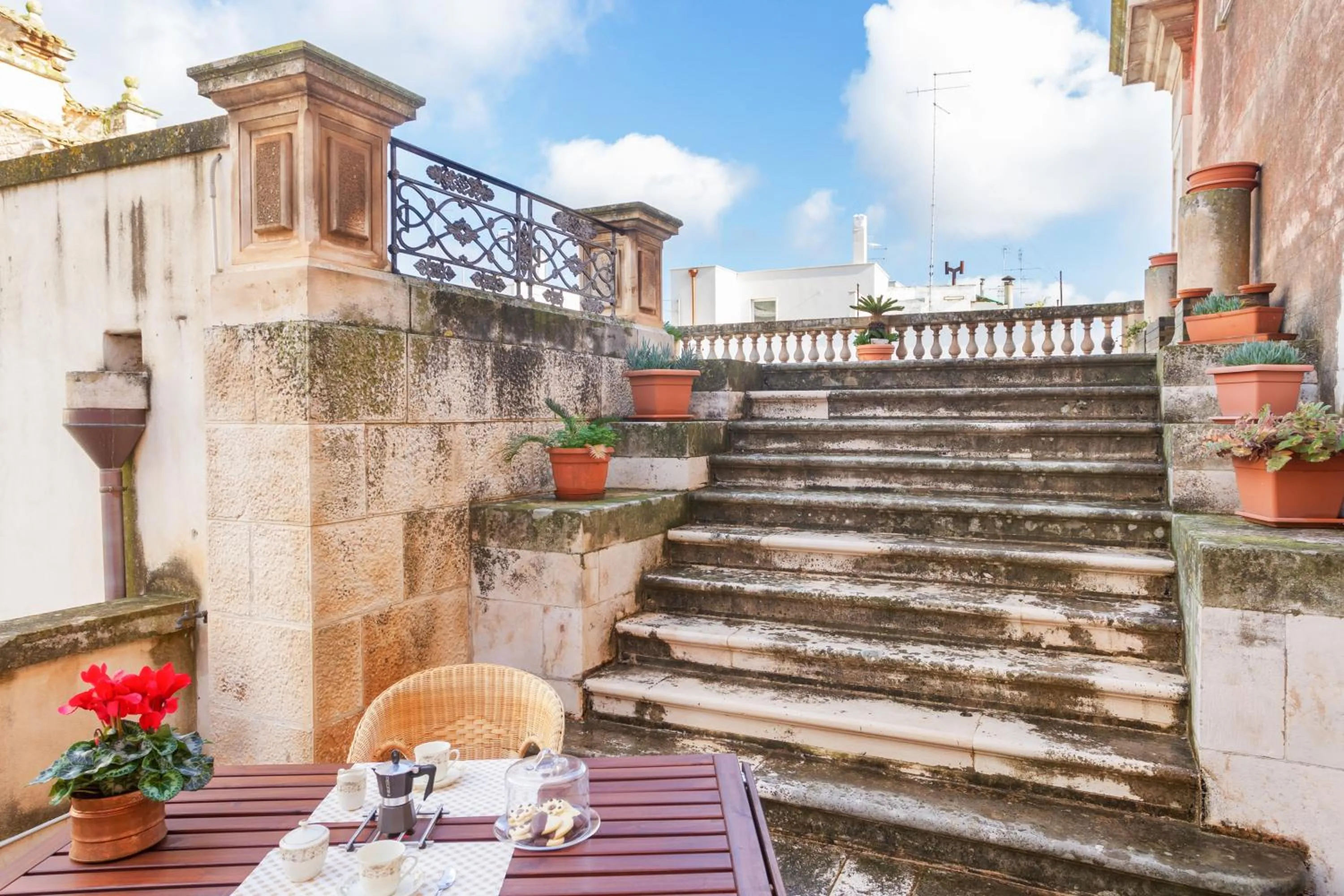 GuestHost - La terrazza sulla Chiesa di San Francesco d'Assisi