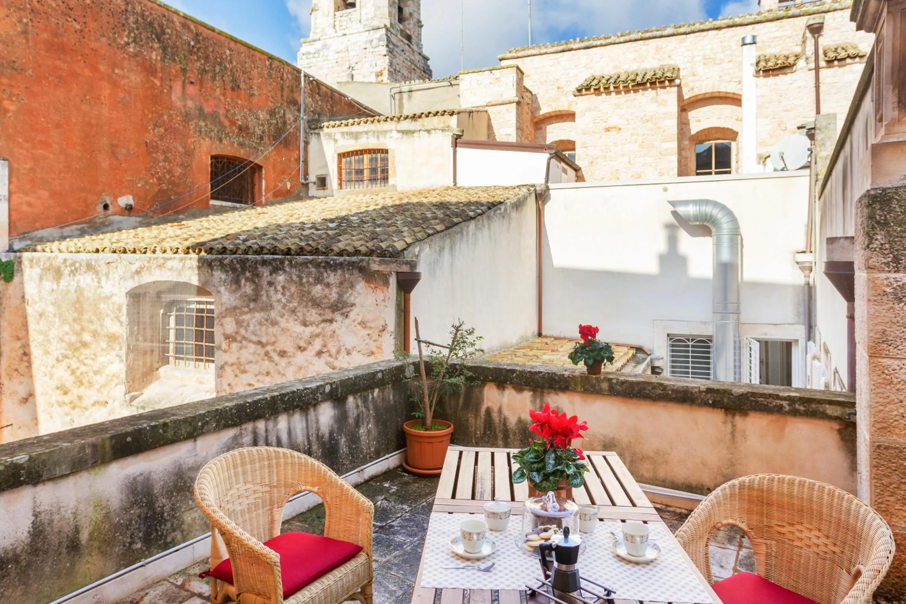 GuestHost - La terrazza sulla Chiesa di San Francesco d'Assisi