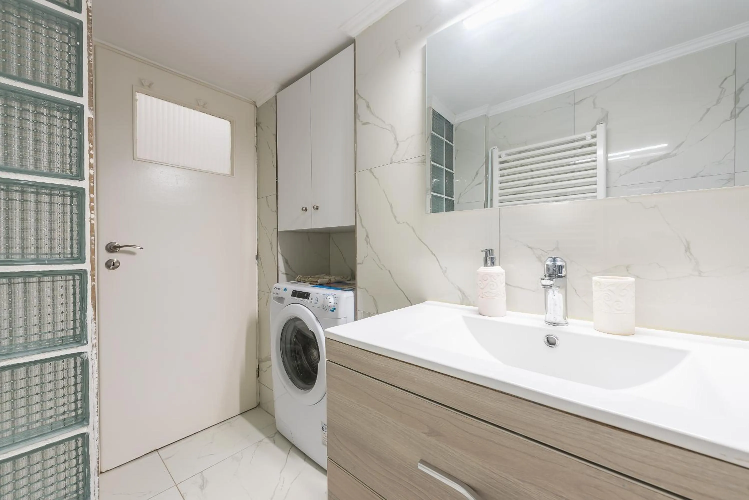 Victoria Queens Suites Apartments