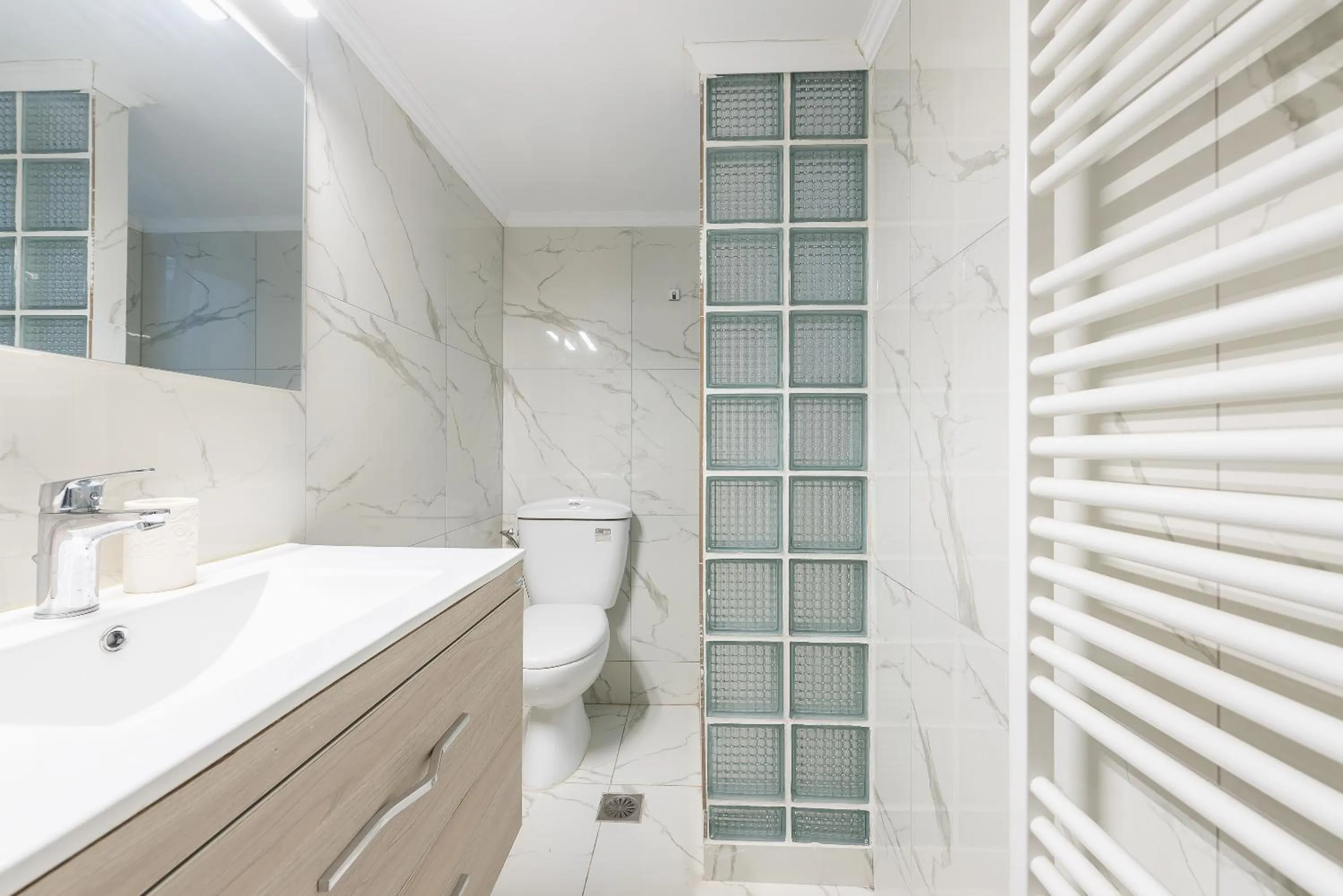 Victoria Queens Suites Apartments