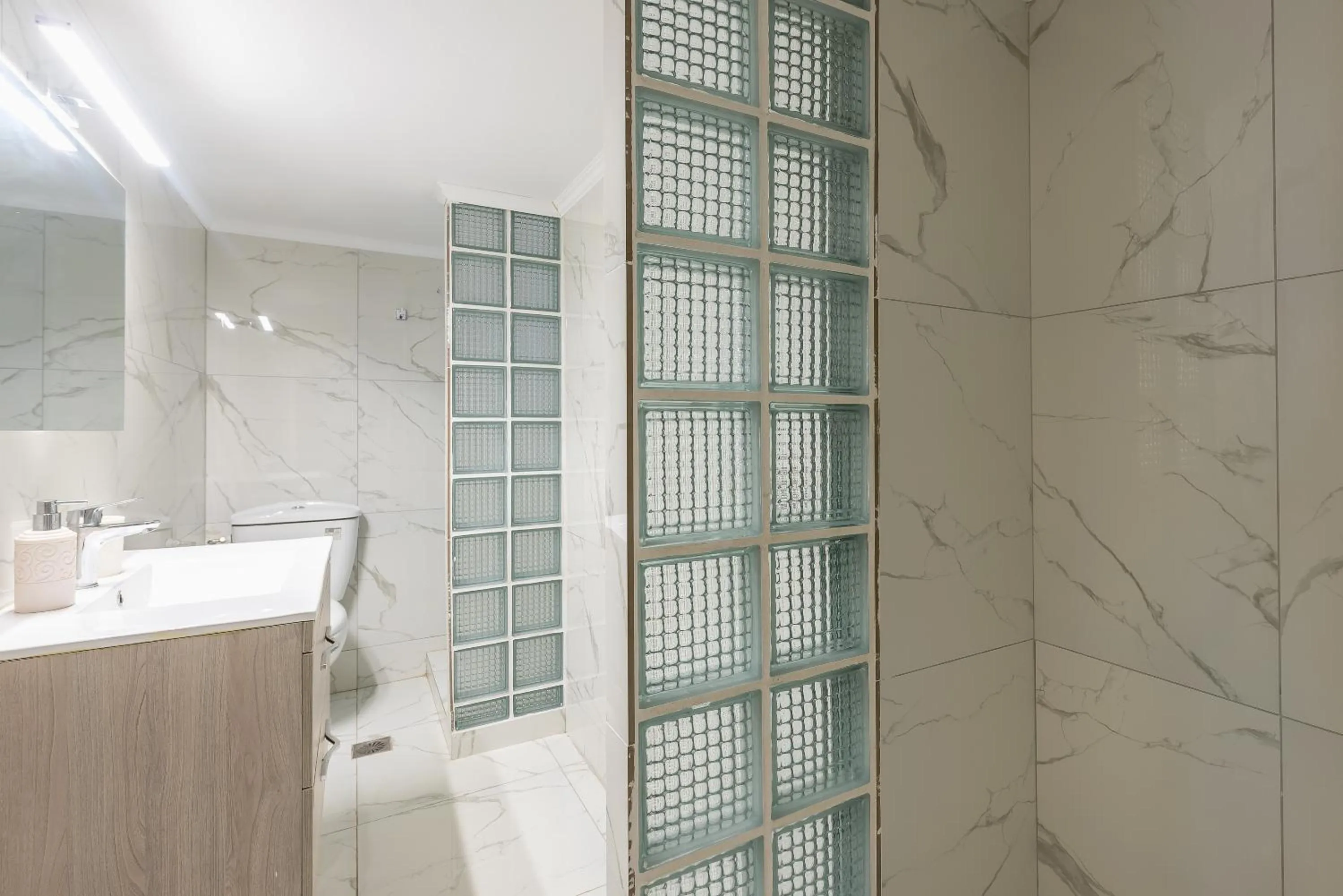 Victoria Queens Suites Apartments