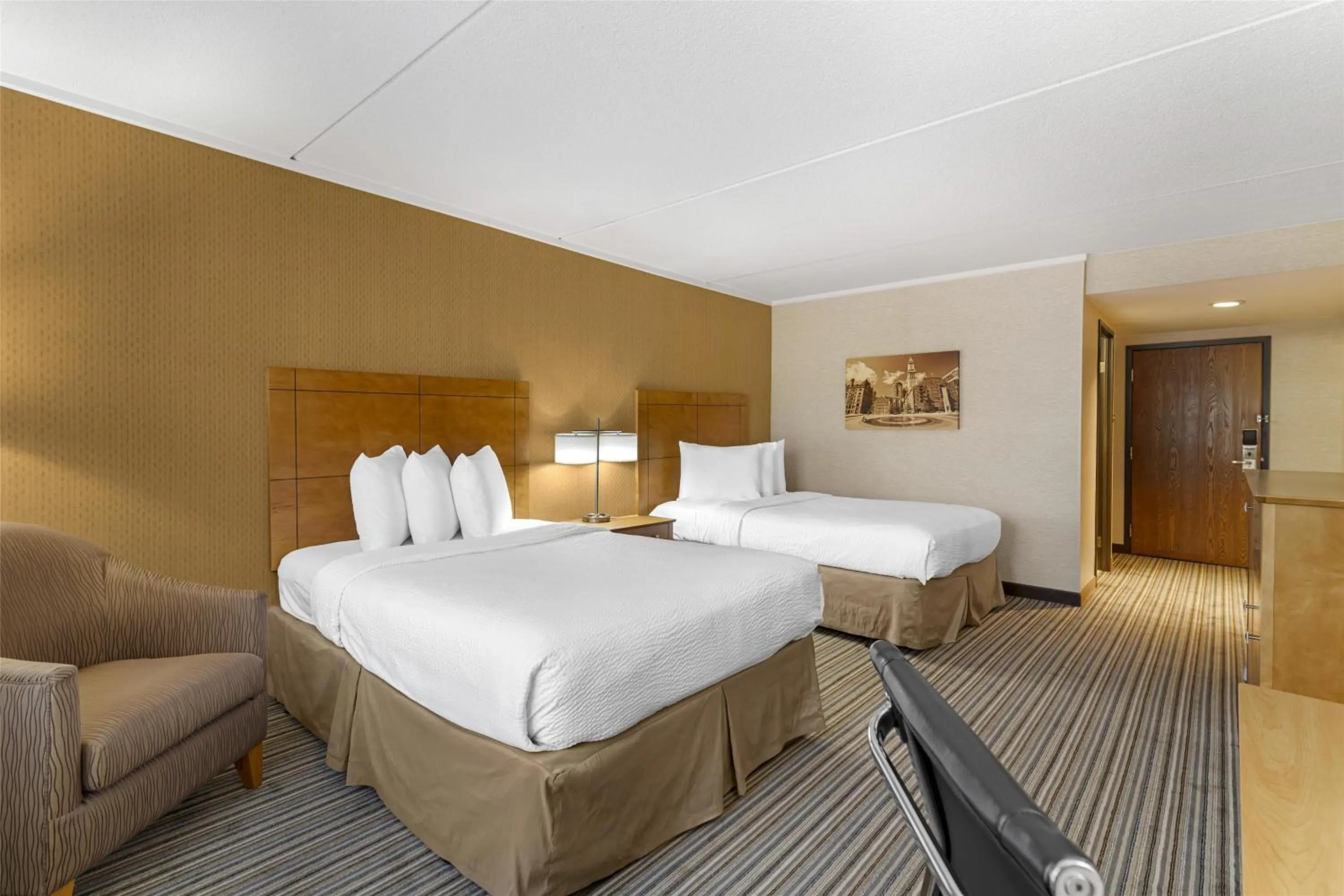 Bedroom, Bed in Best Western Royal Plaza Hotel and Trade Center