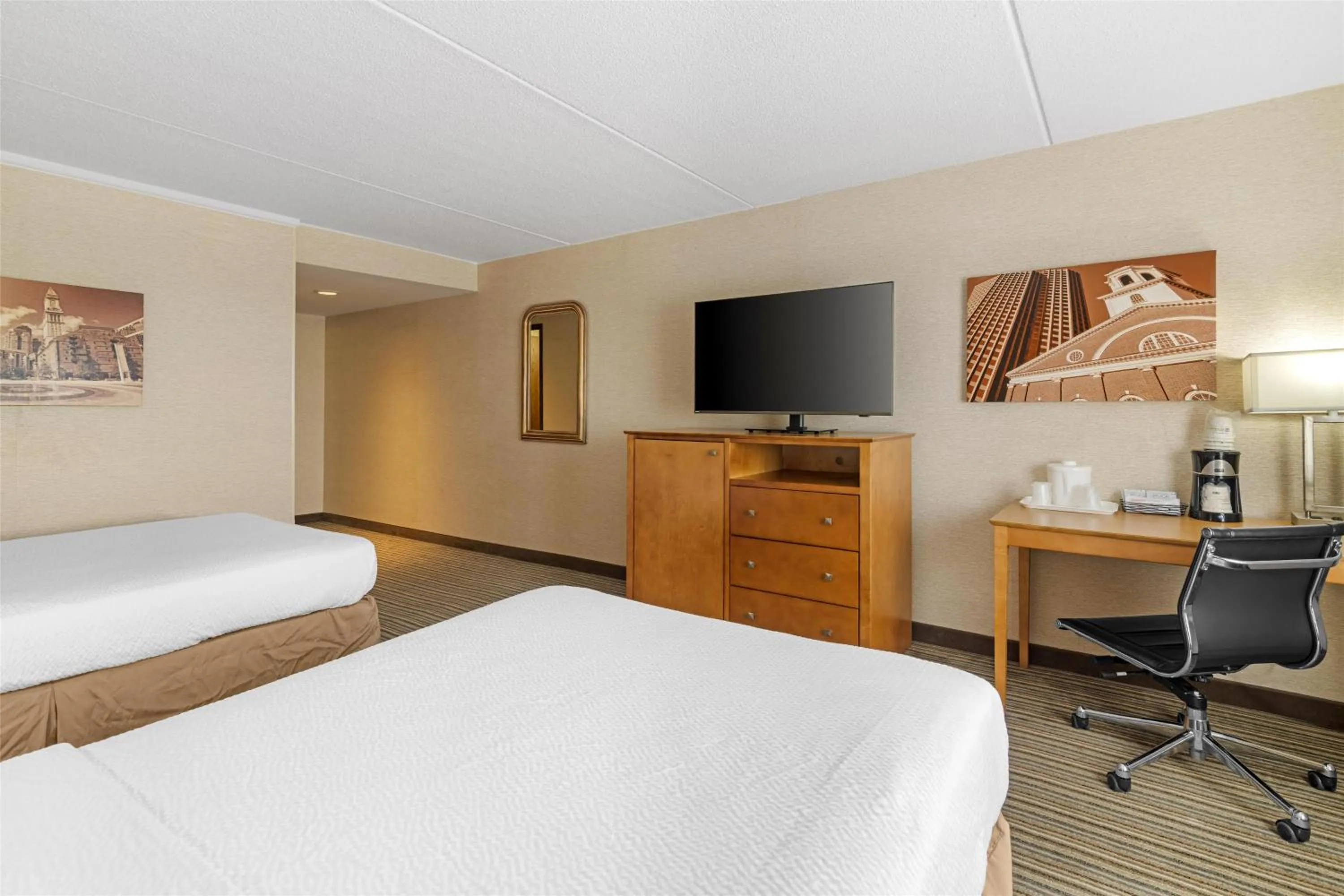 Bedroom, Bed in Best Western Royal Plaza Hotel and Trade Center