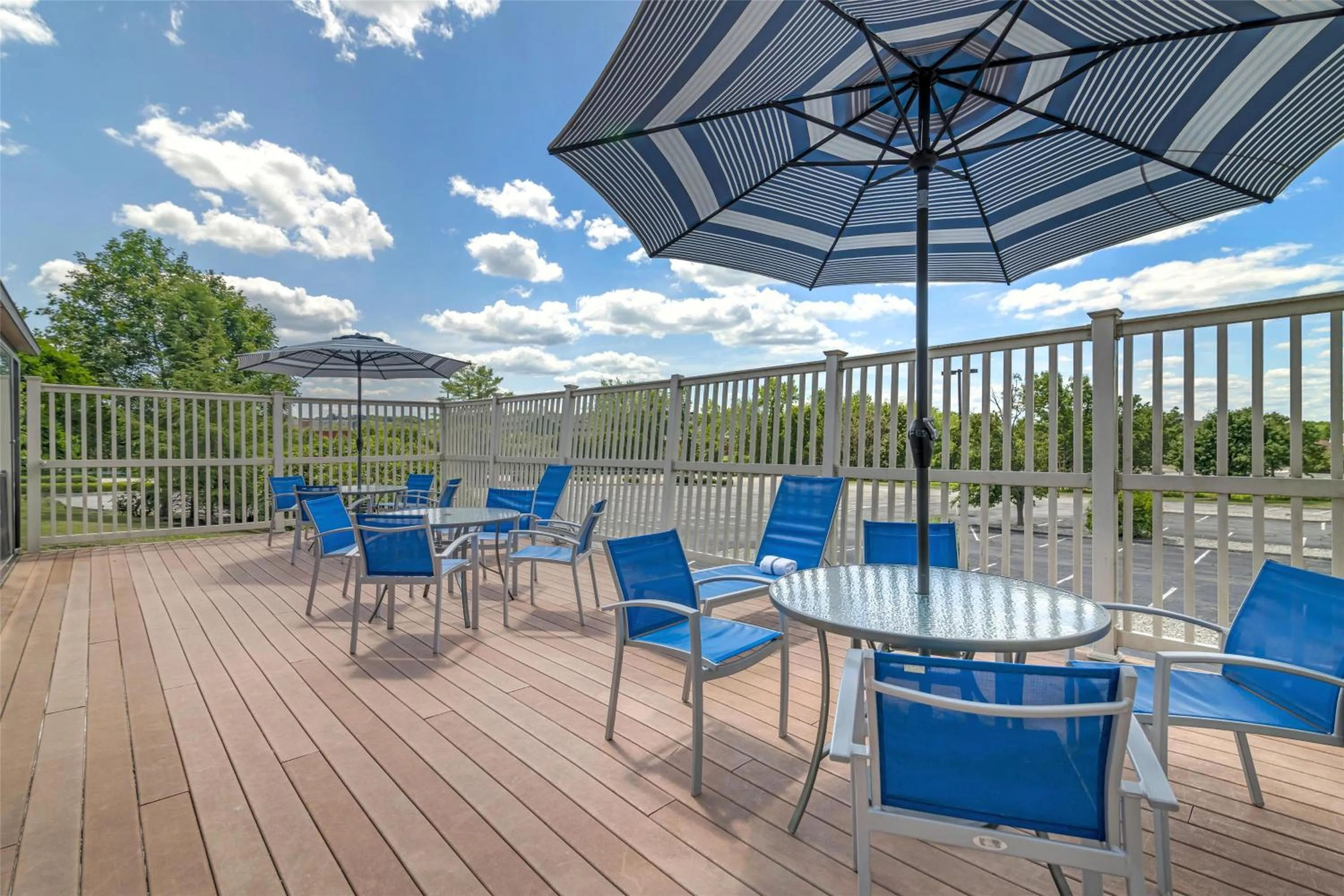Pool view in Best Western Royal Plaza Hotel and Trade Center