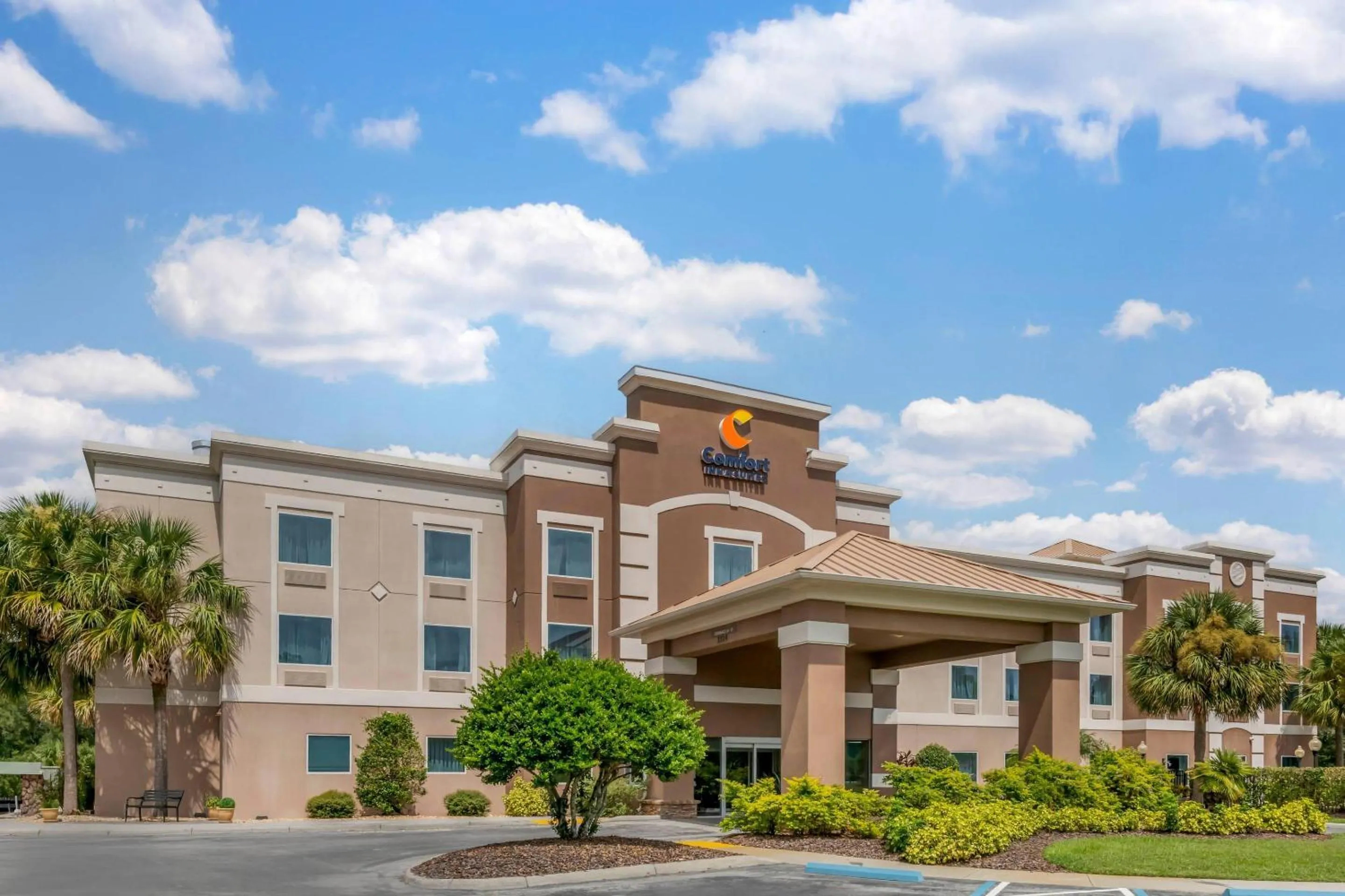 Property building in Comfort Inn & Suites Wildwood - The Villages