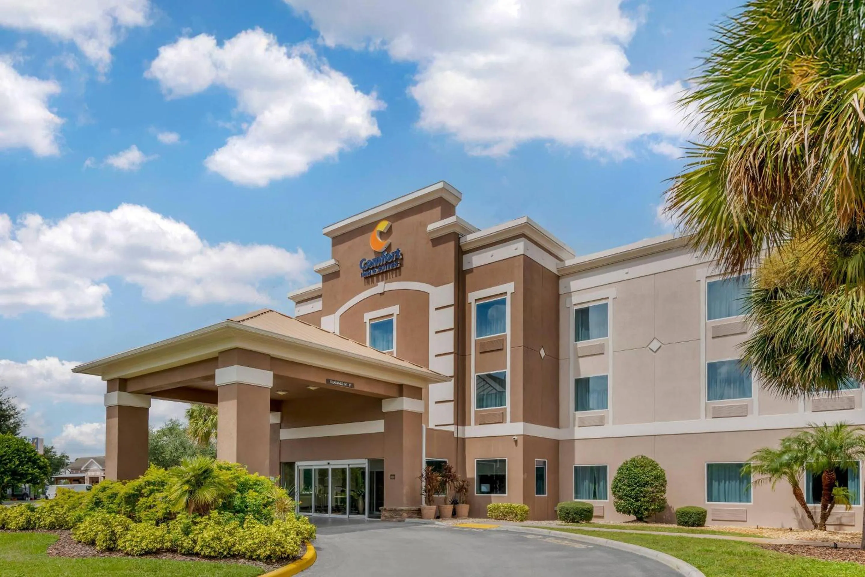 Property building in Comfort Inn & Suites Wildwood - The Villages