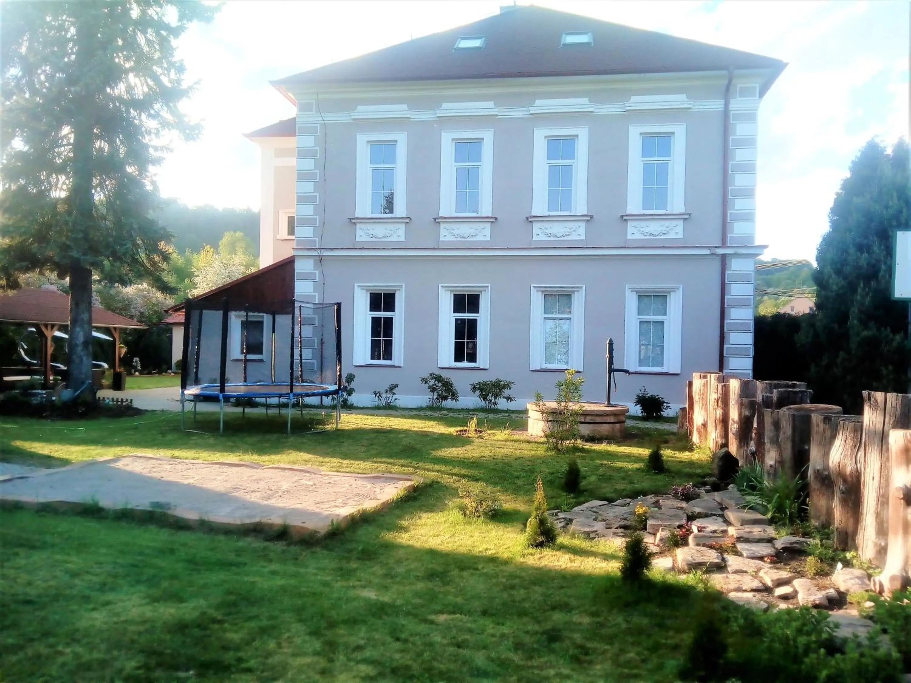 Garden in Sherwood Hotel Vojkovice nad Ohří