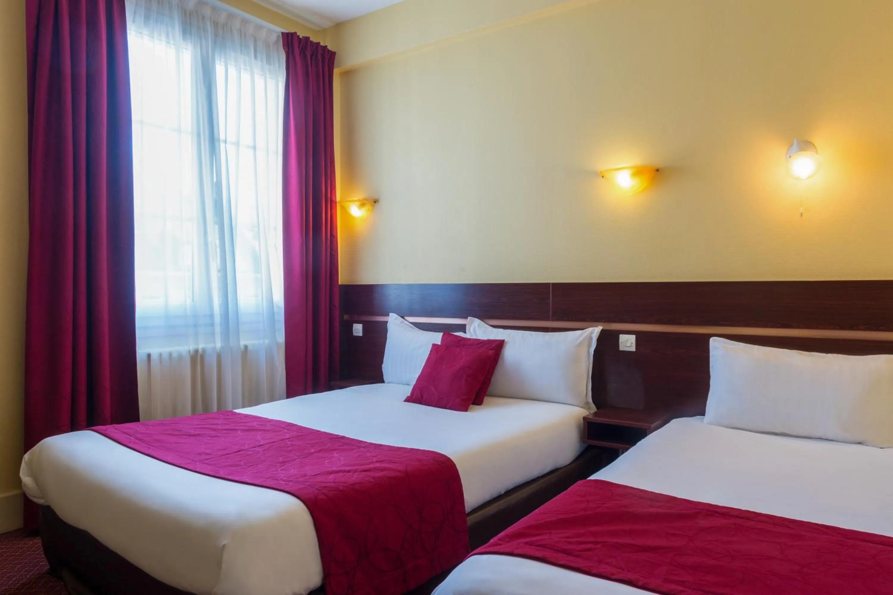 Bed in The Originals City, Hôtel Cathédrale, Lisieux