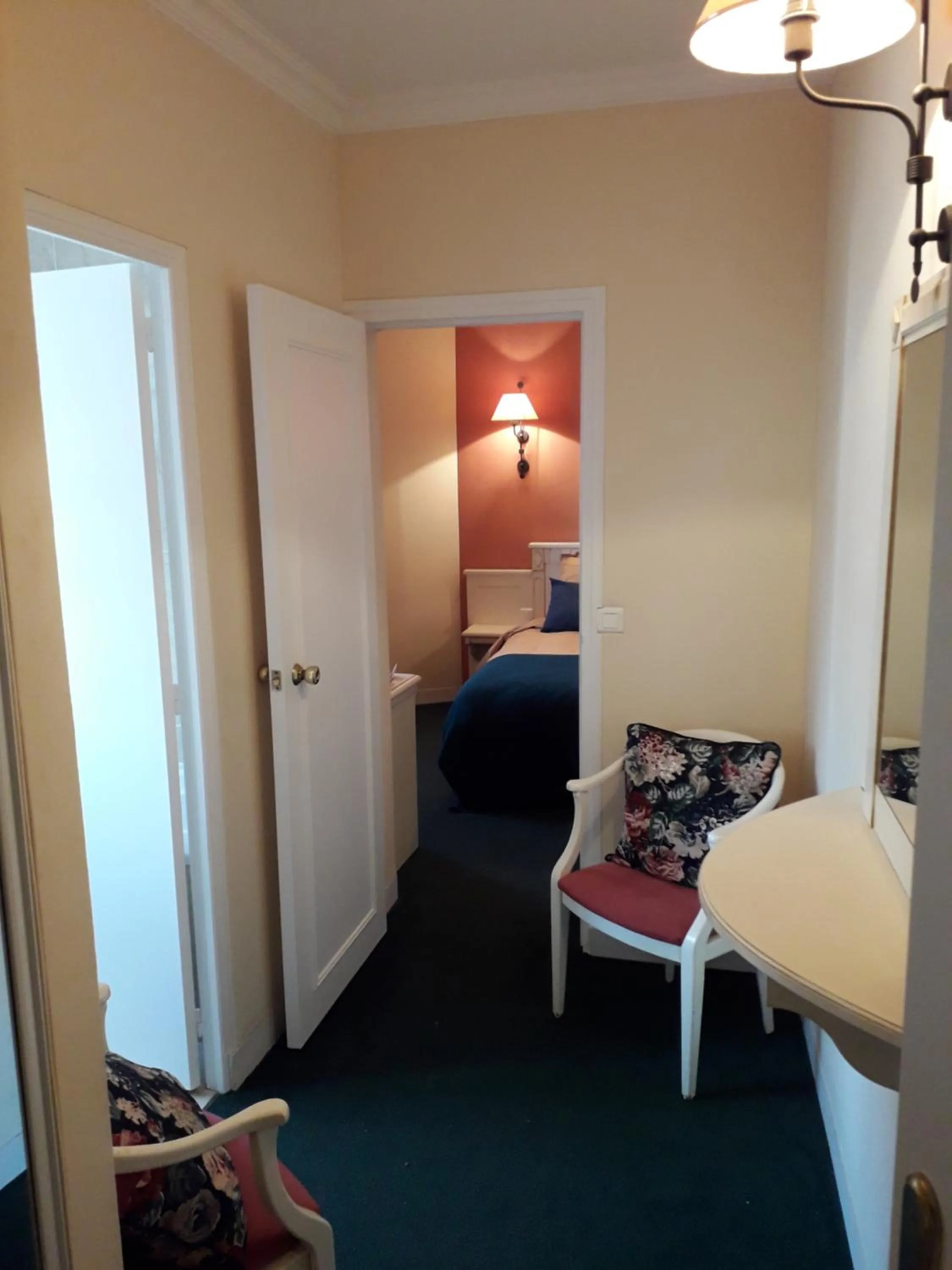 Bed in ARTEMIS SUITE