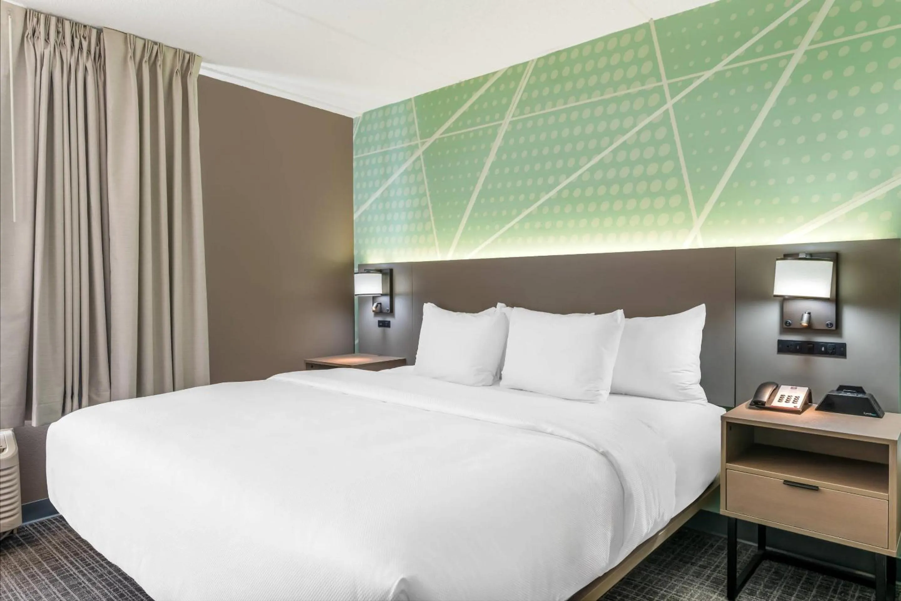 Bedroom, Bed in Comfort Inn & Suites Madison East Interstate I-90