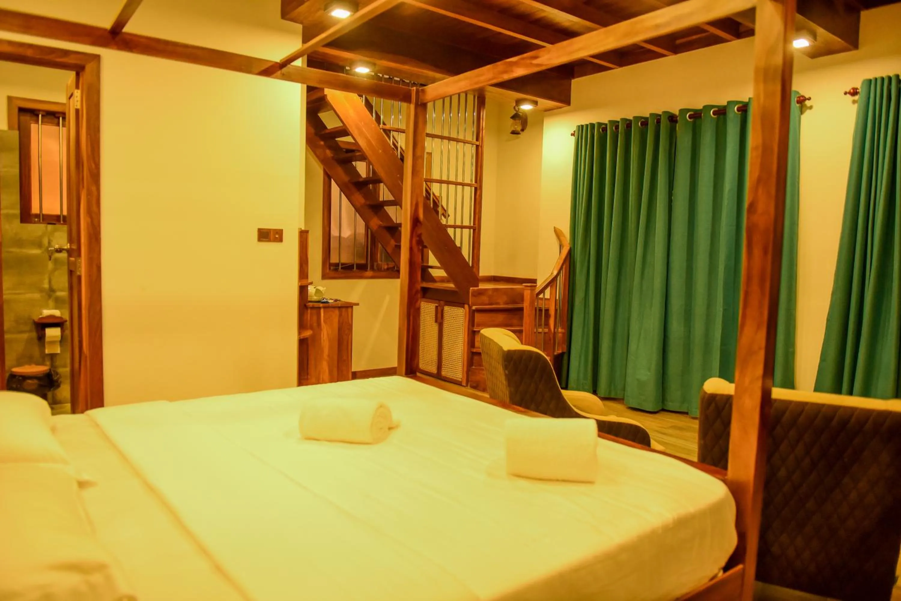 Bed in Cara White House