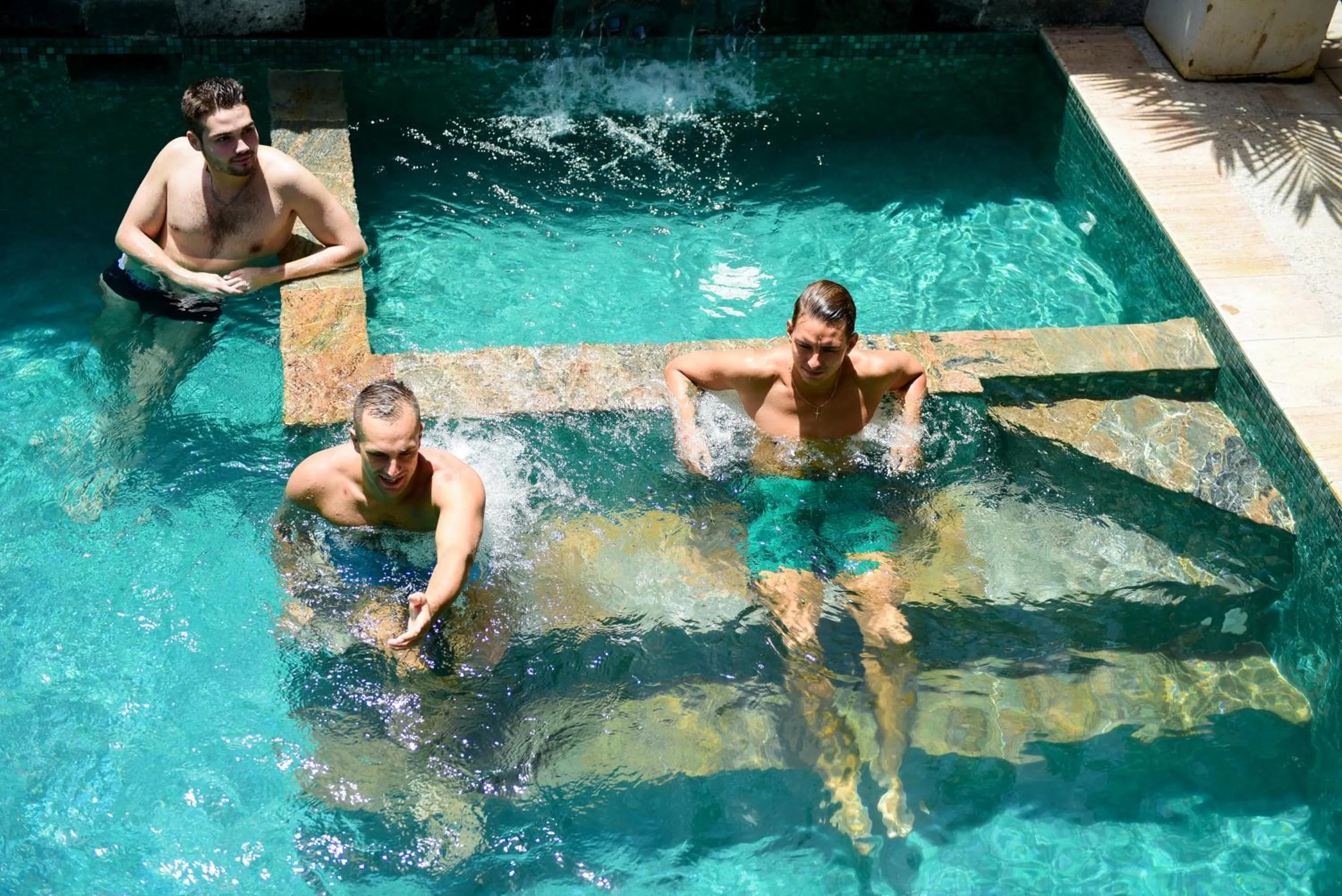 Day in Cara White House