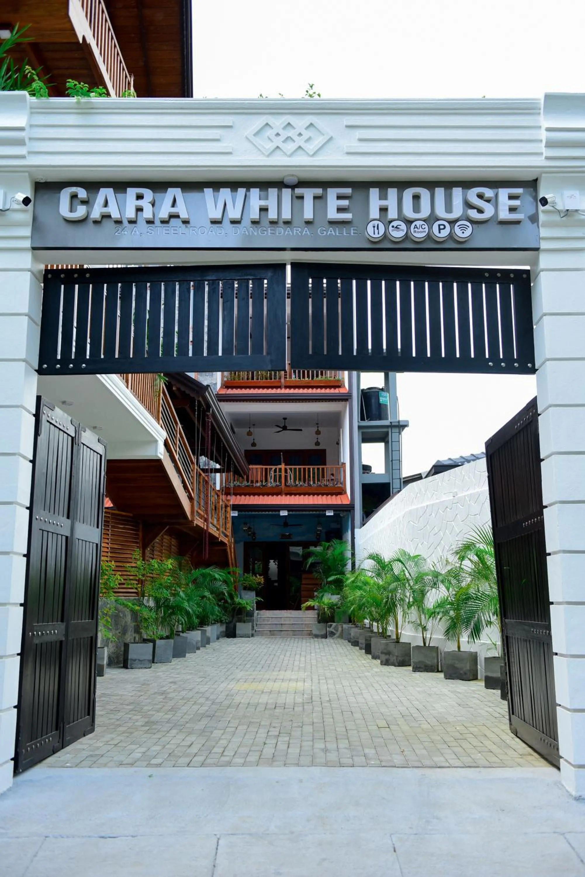 Property building in Cara White House