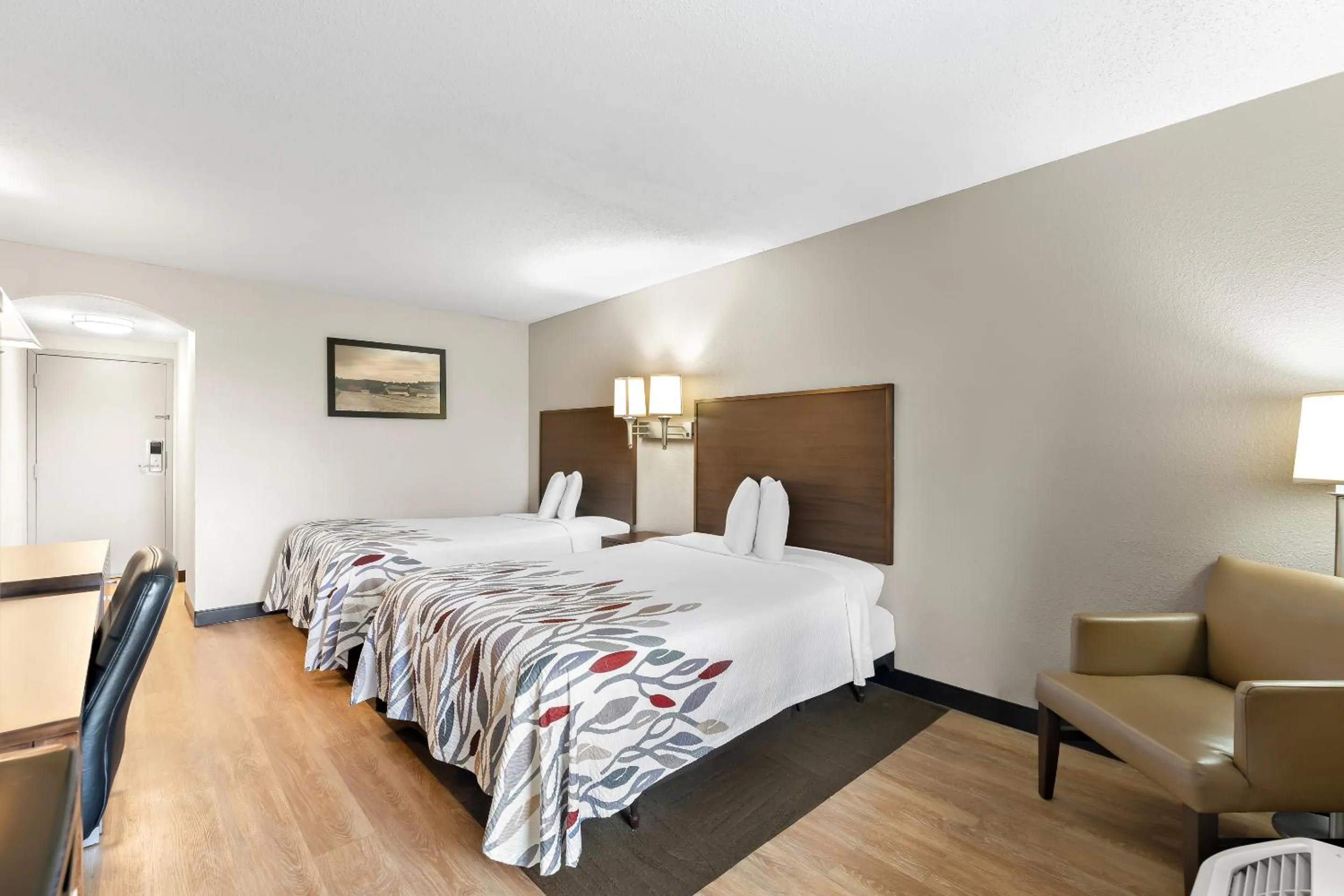 Bedroom, Bed in Red Roof Inn Lancaster