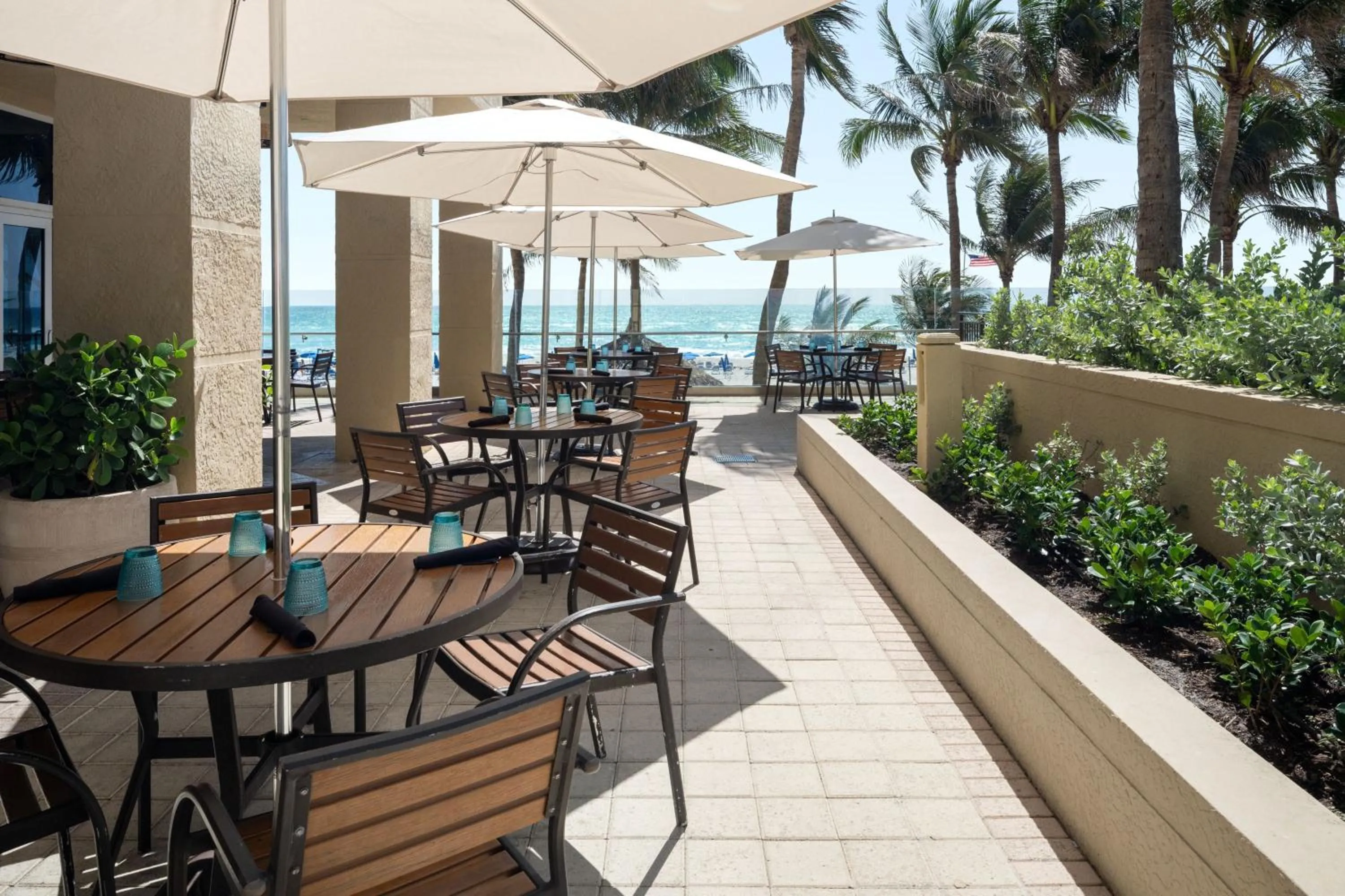 Restaurant/places to eat in Palm Beach Marriott Singer Island Beach Resort & Spa