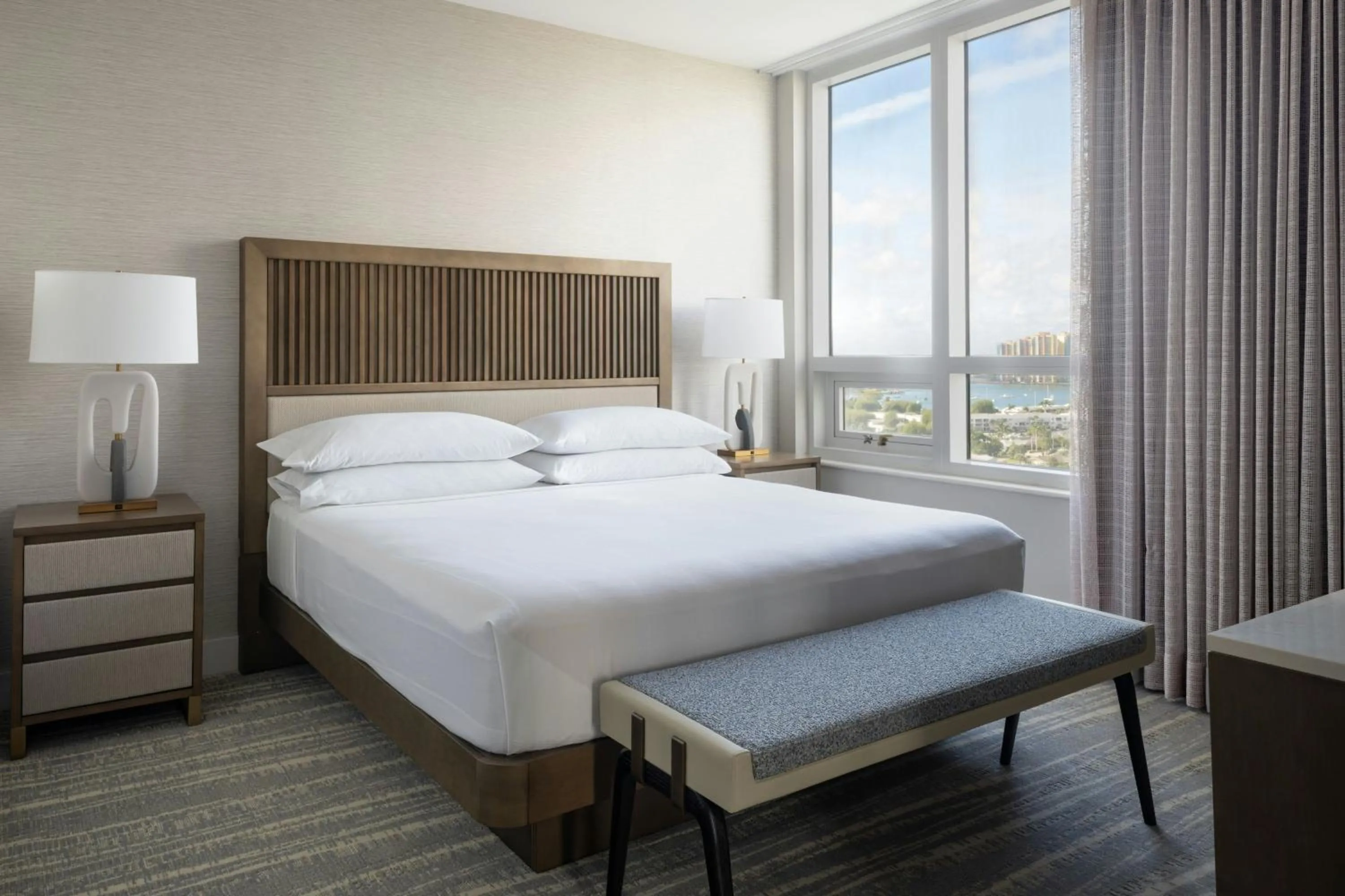 Photo of the whole room, Bed in Palm Beach Marriott Singer Island Beach Resort & Spa