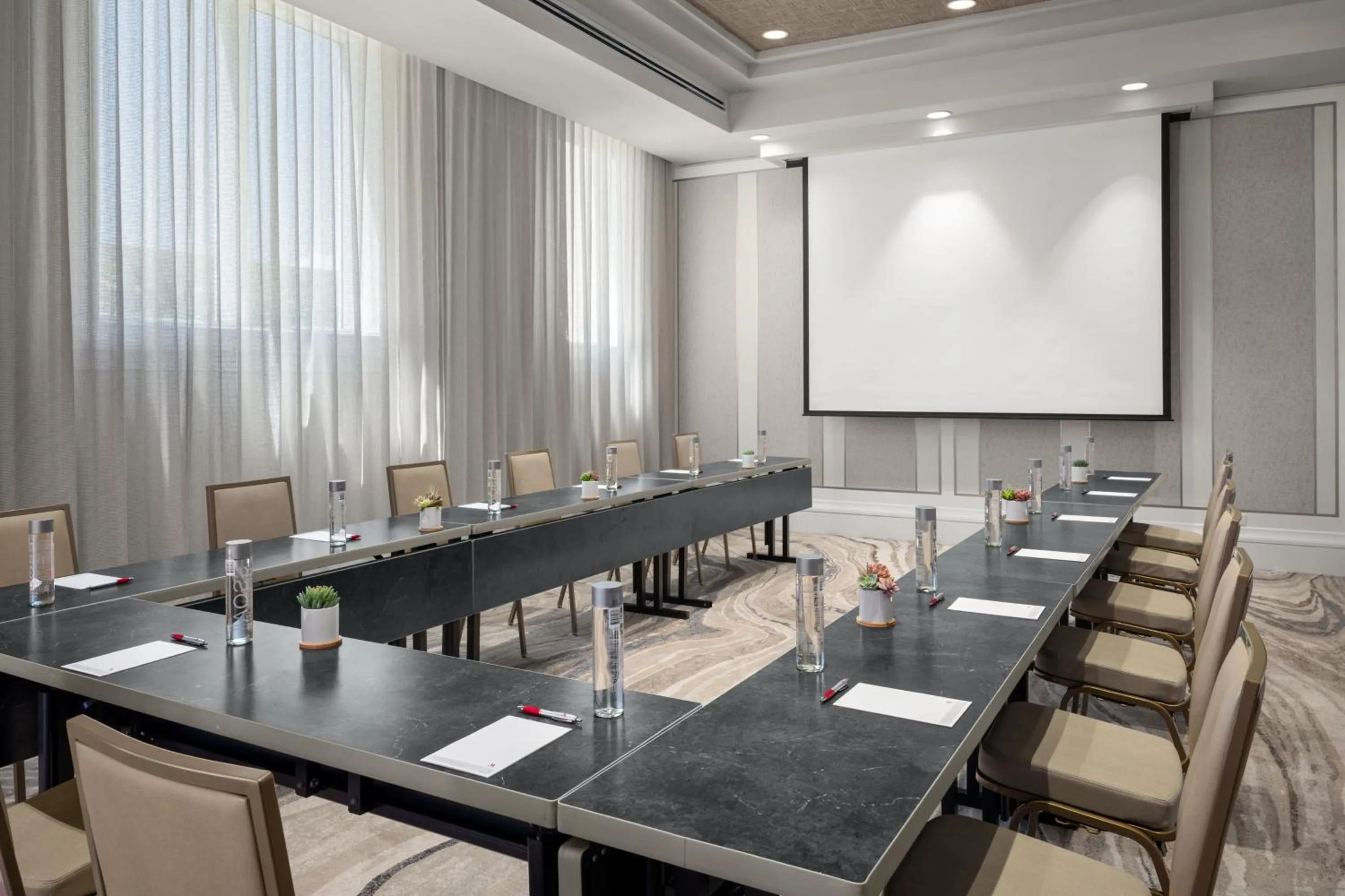 Meeting/conference room in Palm Beach Marriott Singer Island Beach Resort & Spa