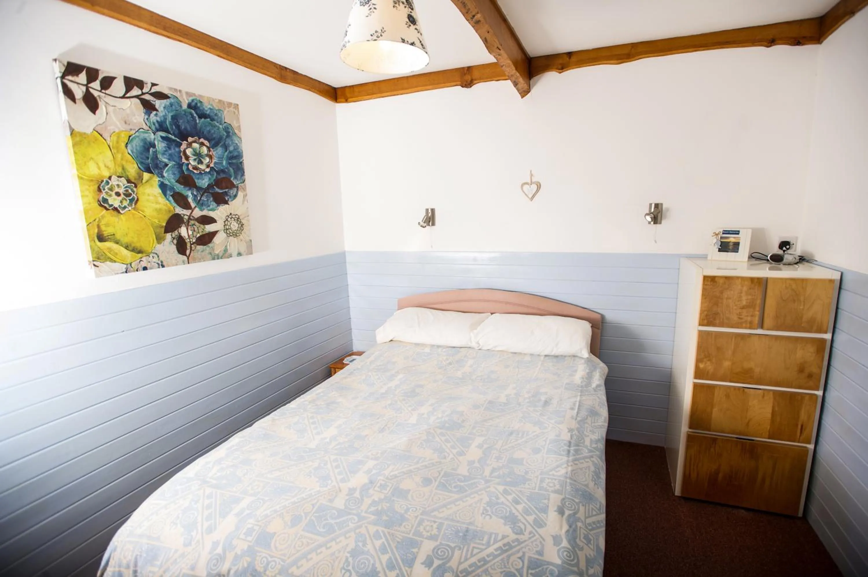 Bedroom, Bed in Churchwood Valley