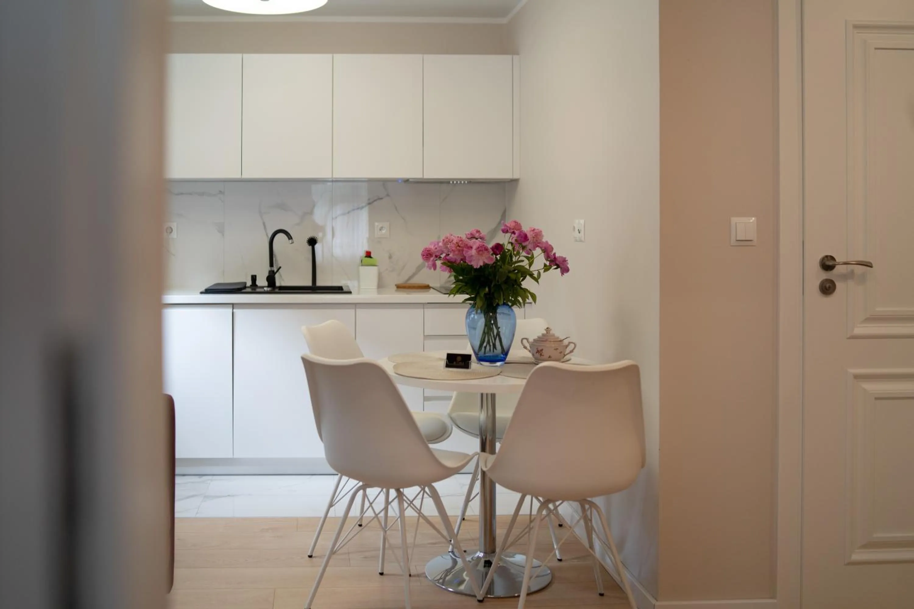 Kitchen or kitchenette in Altara Apartamenty Centrum - Free Parking