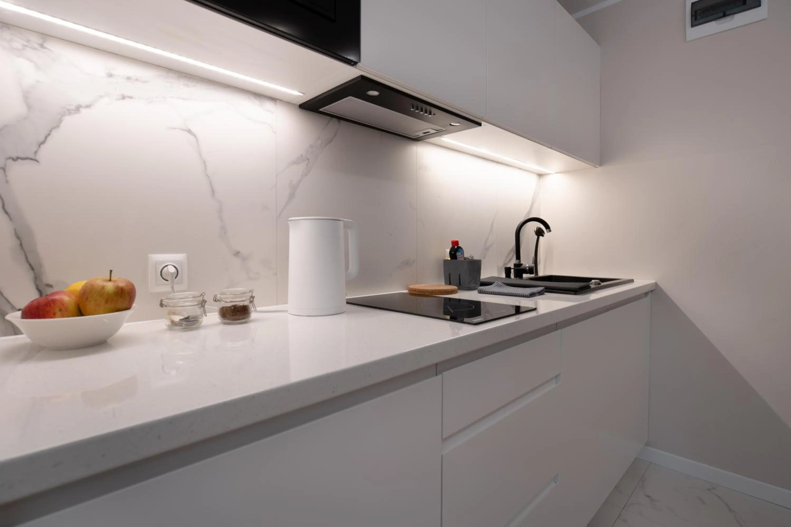 Kitchen or kitchenette in Altara Apartamenty Centrum - Free Parking