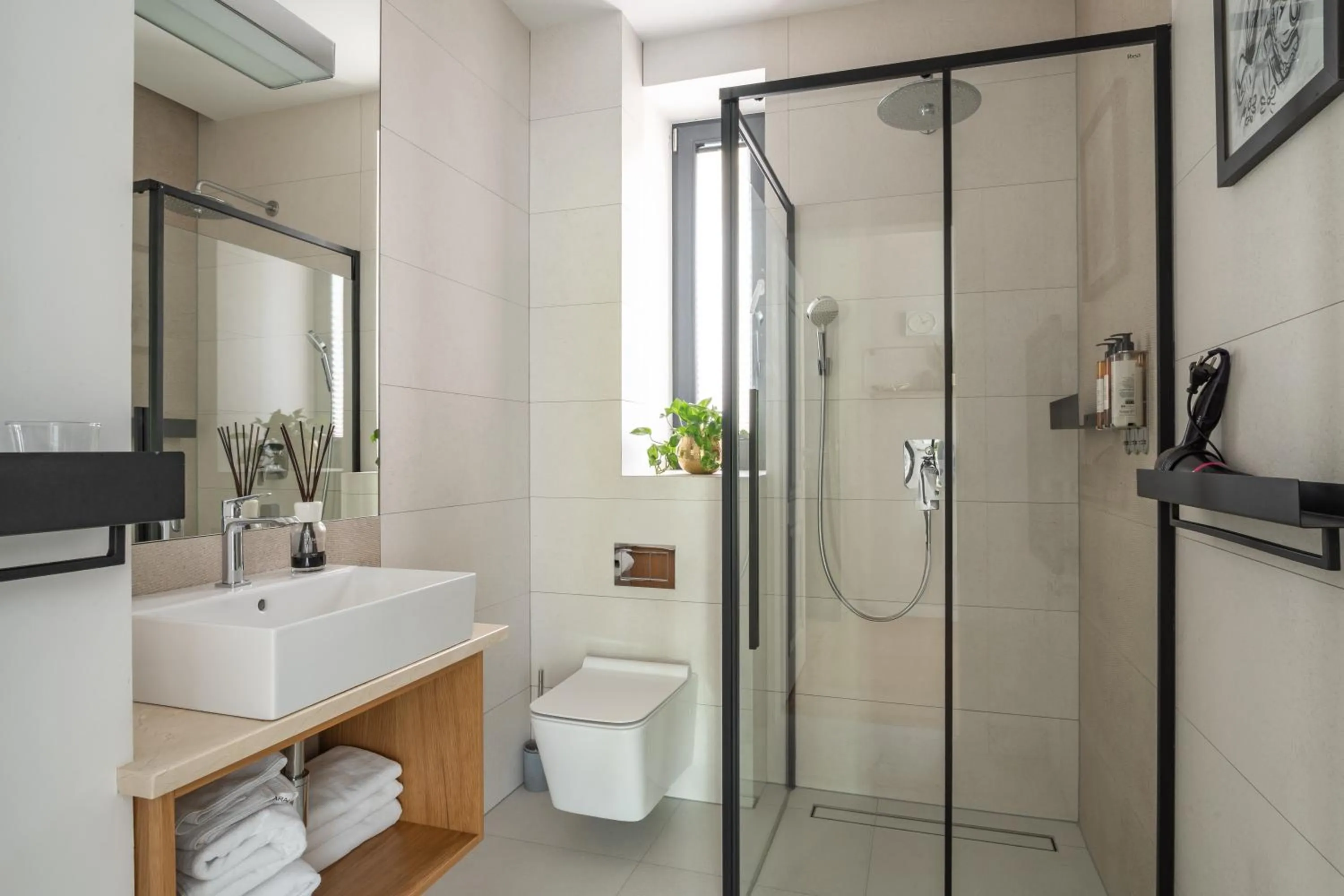 Shower in Altara Apartamenty Centrum - Free Parking