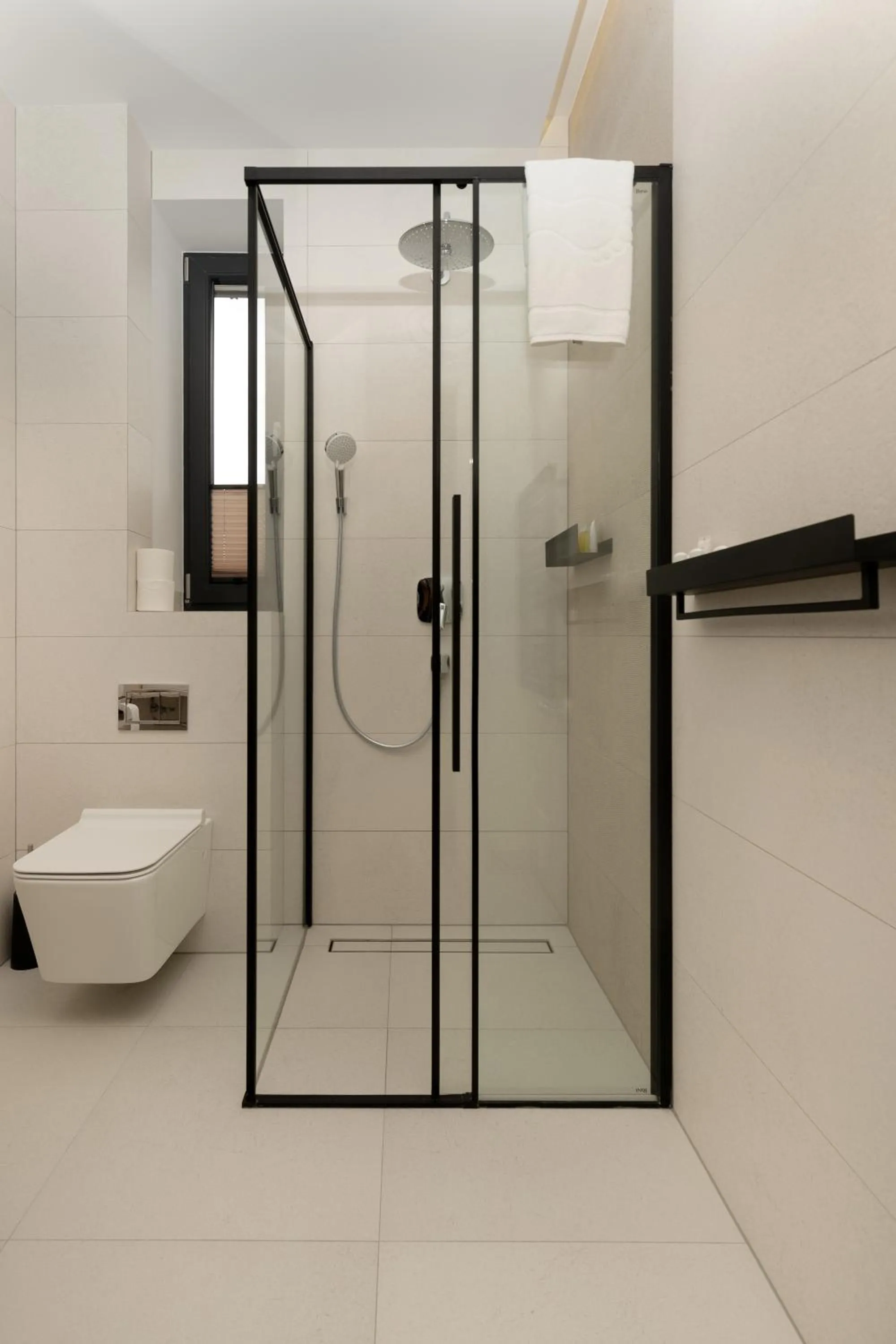 Shower in Altara Apartamenty Centrum - Free Parking