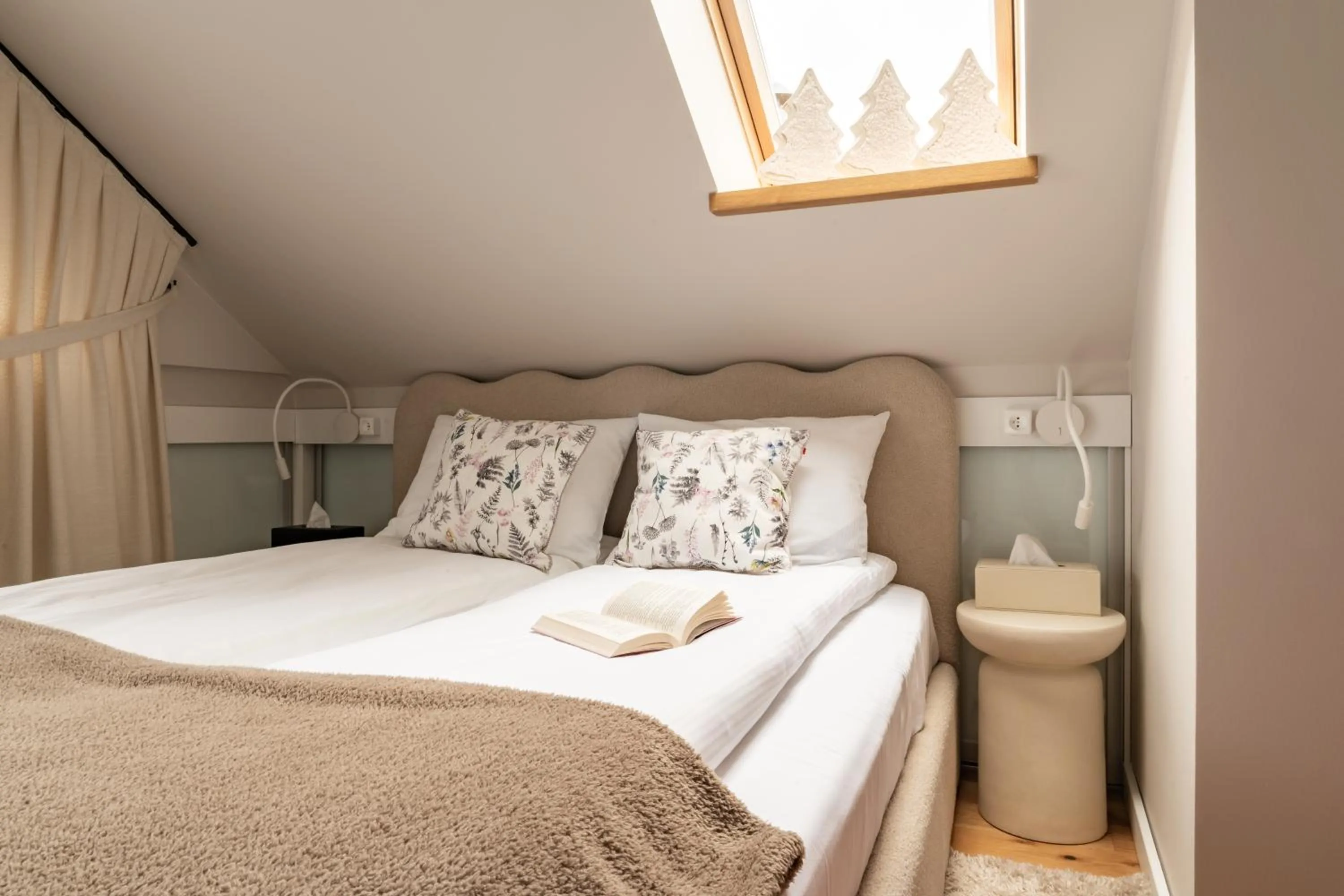 Bedroom, Bed in Altara Apartamenty Centrum - Free Parking