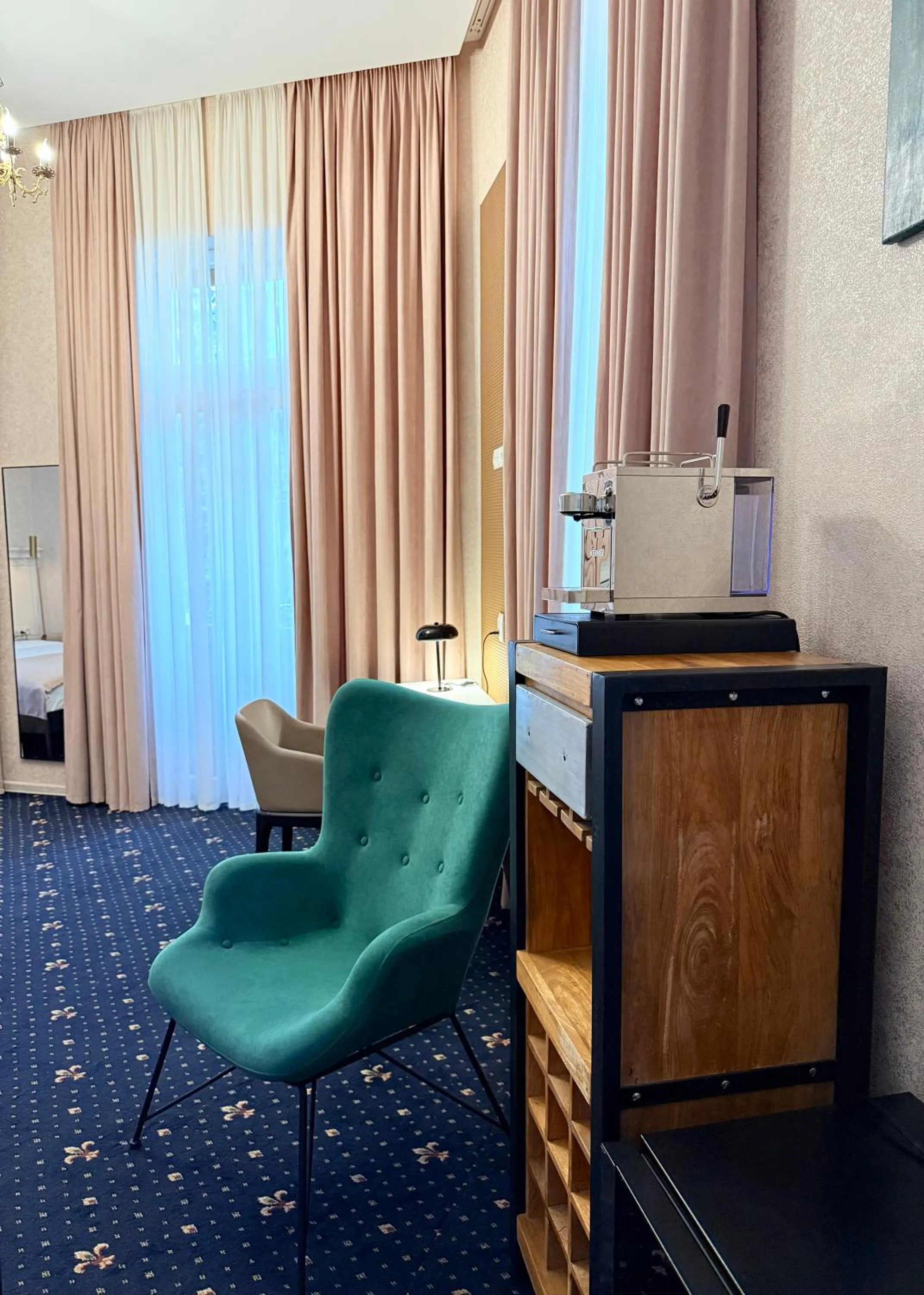 Living room in Arts Hotel by Square