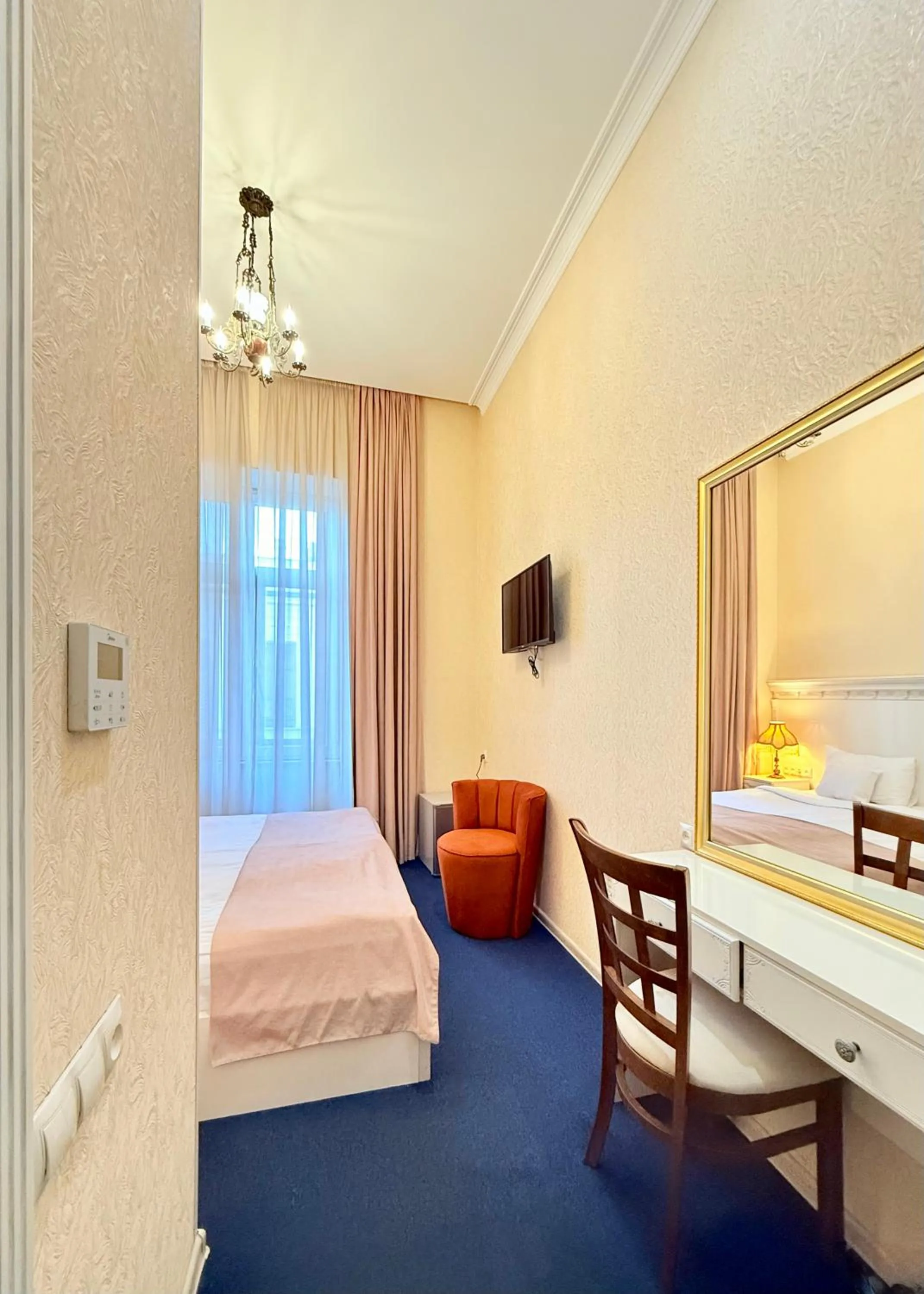 Bed in Arts Hotel by Square