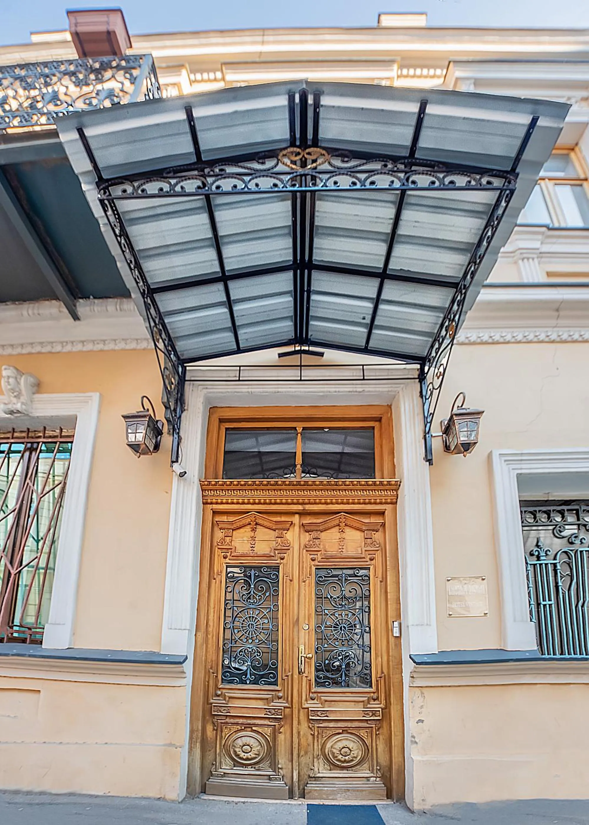 Facade/entrance in Vintage Hotel