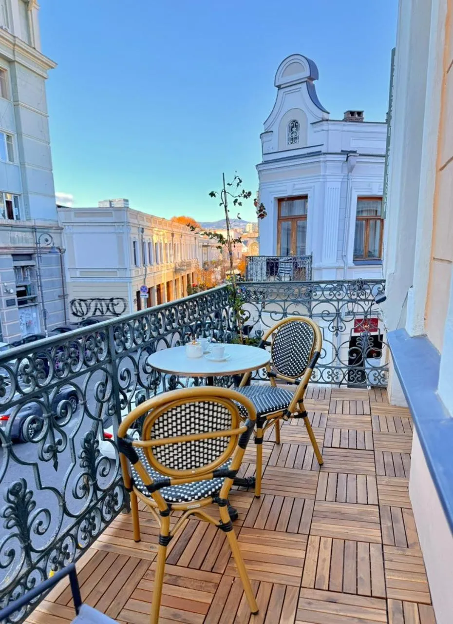 Mountain view in Arts Hotel by Square