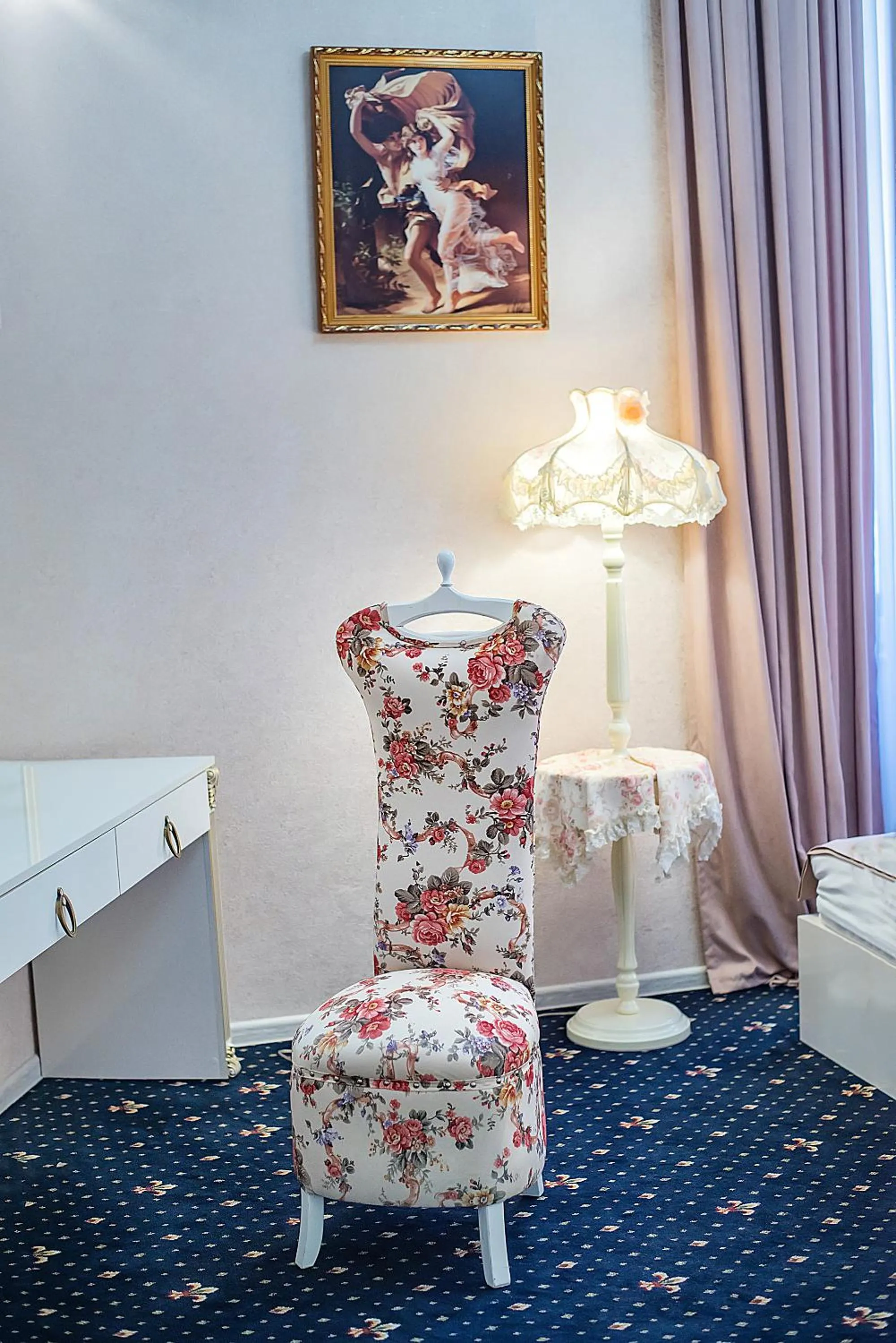 Decorative detail in Vintage Hotel