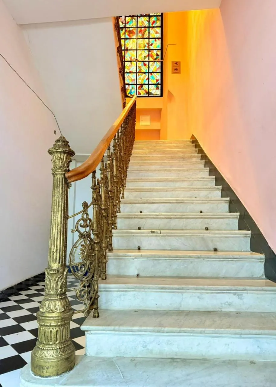 Facade/entrance in Arts Hotel by Square