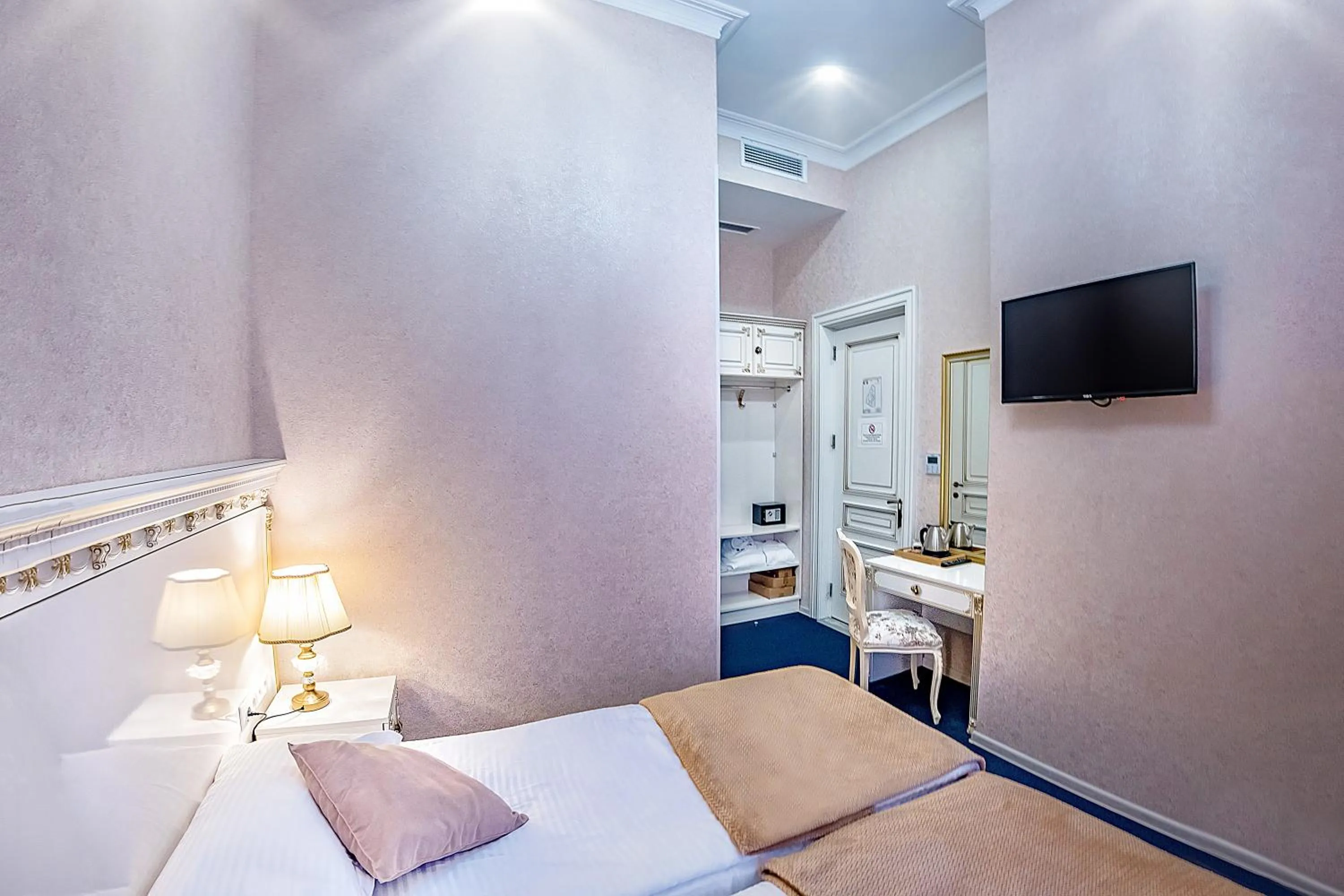 Bed in Vintage Hotel