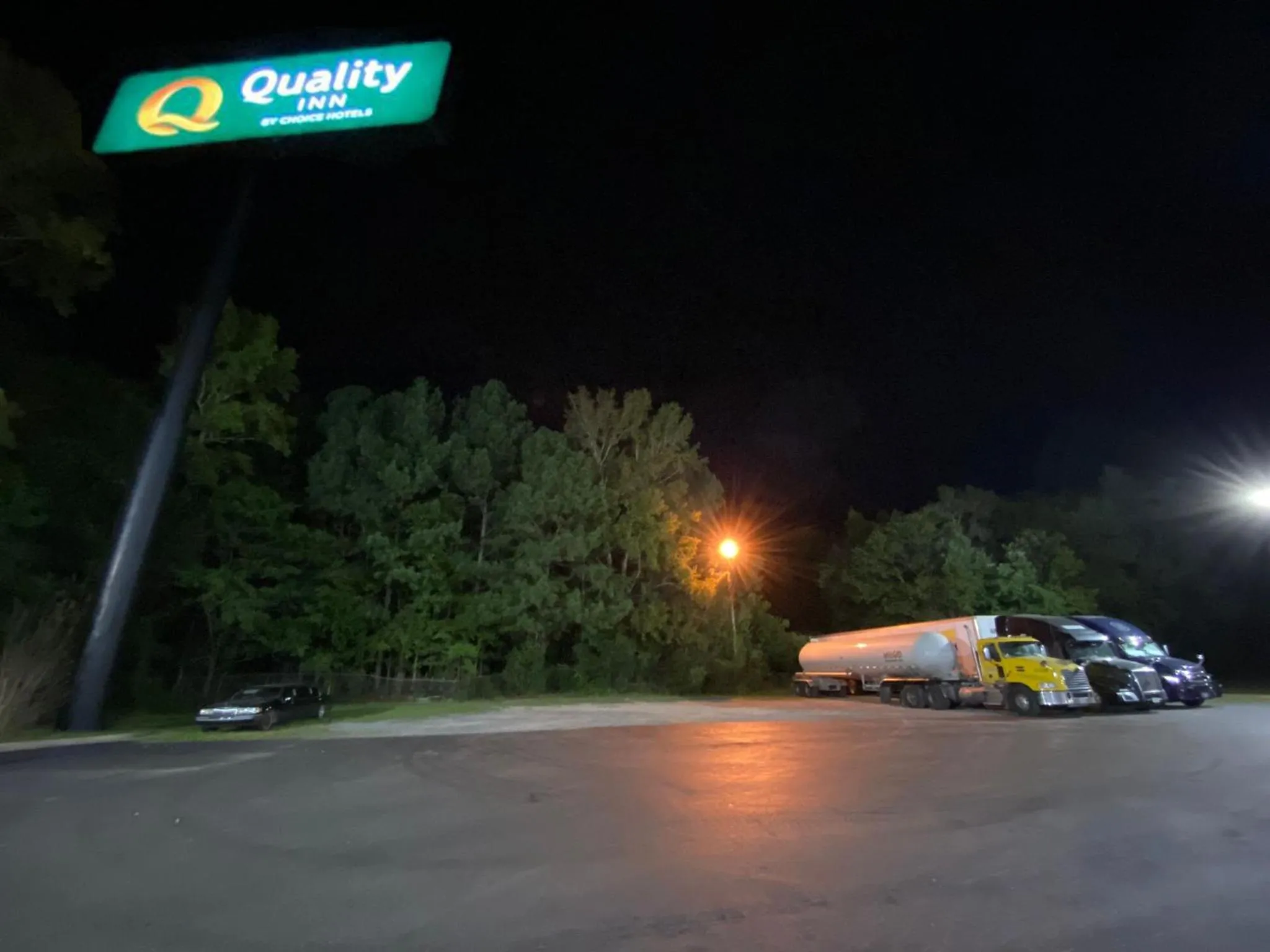 Parking in Quality Inn Kenly I-95