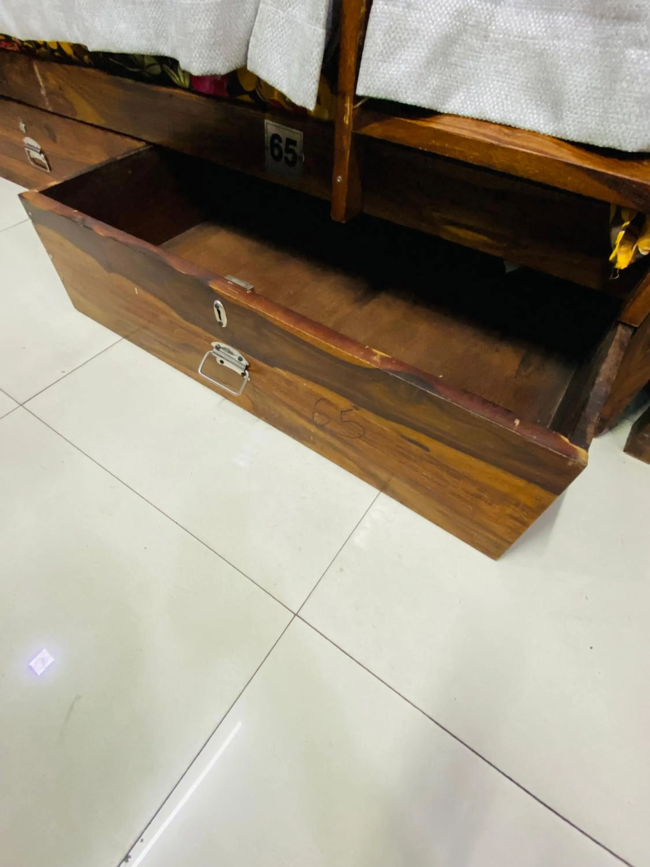 locker in Homestay Ac Dormitory